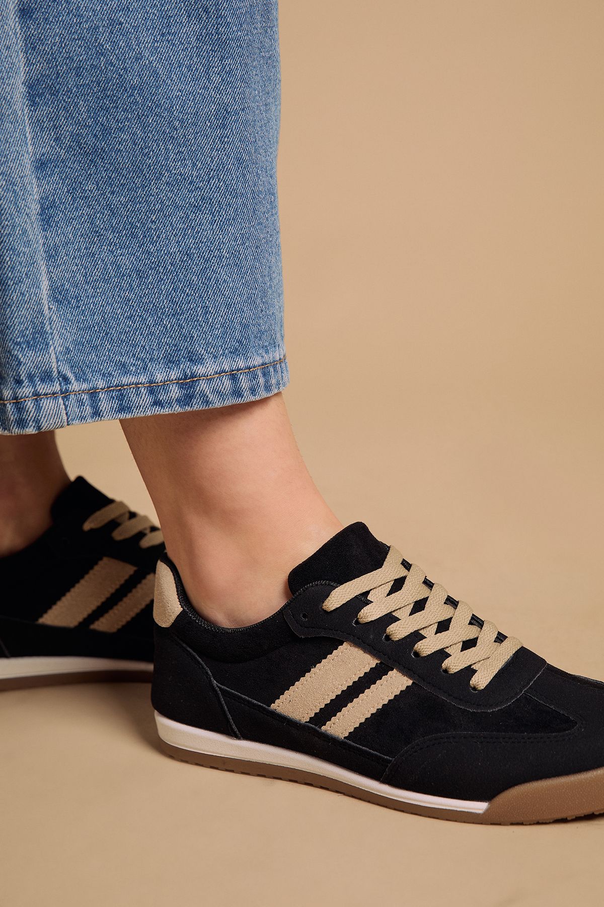 Oasis Penny Faux Suede Lace Up Trainers Black image 4