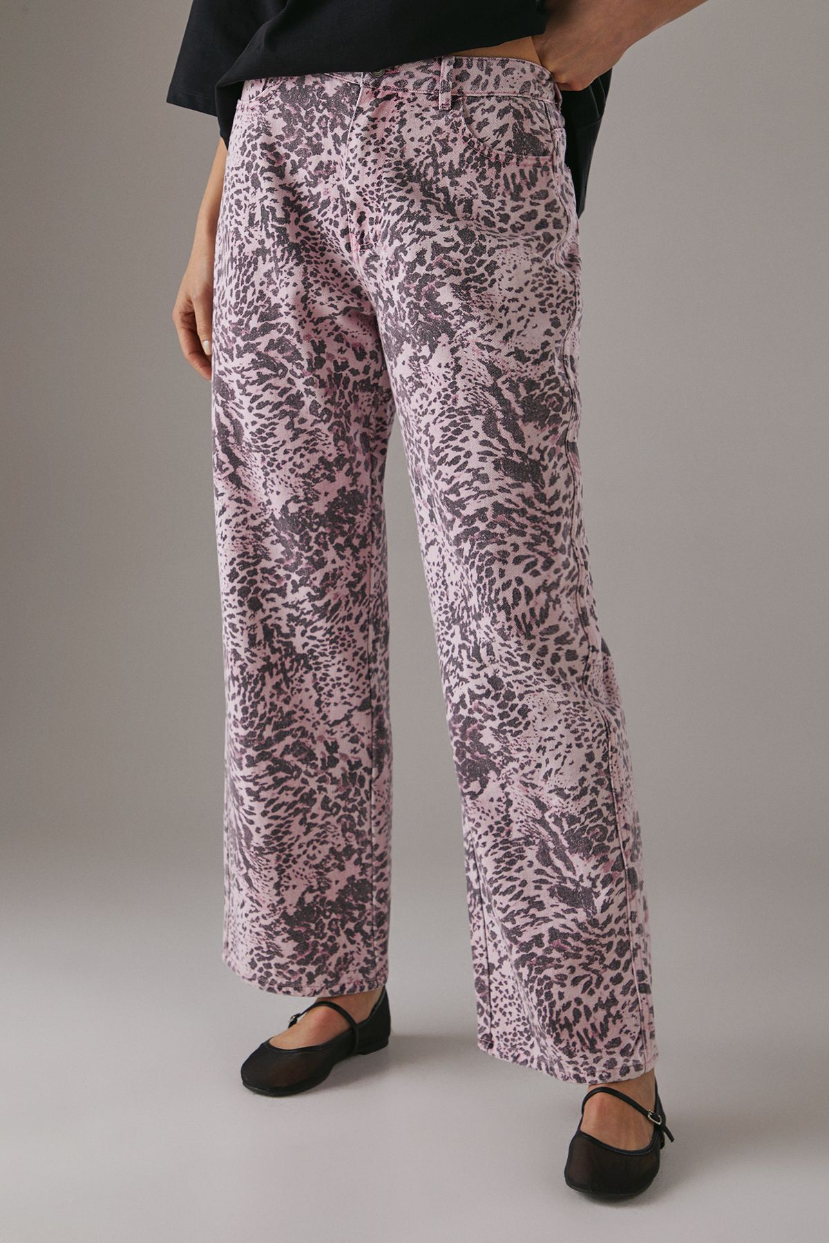Warehouse Printed Denim Low Rise Dad Jeans Leopard image 2