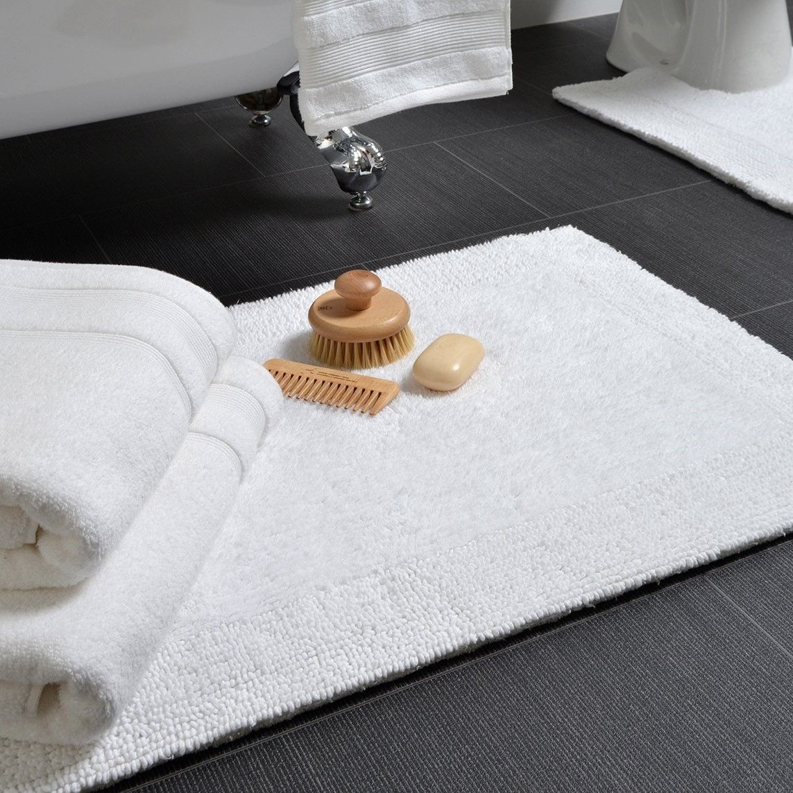 Allure Bath Fashions Elegance Reversible Heavyweight Bath Mat image 2