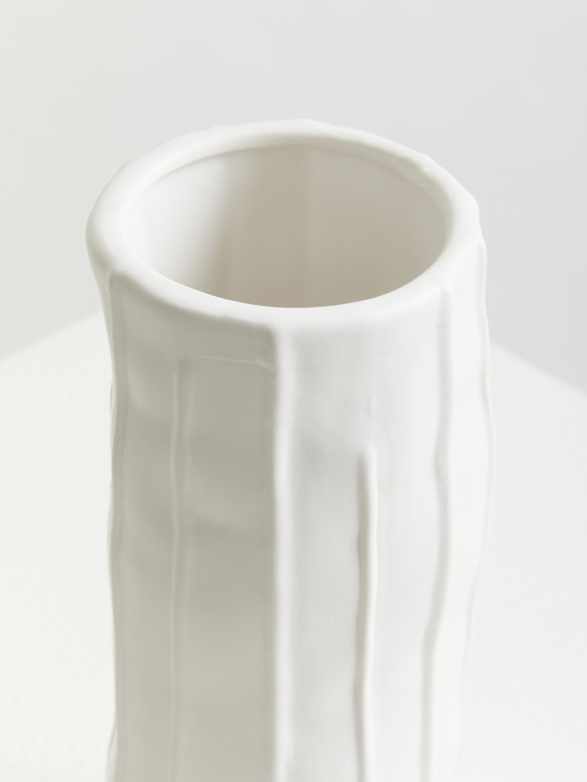 Orsina Versatile Small Large Vase, Traditional Stoneware Flower Vase, Compact And Lightweight Vase For Flowers image 5