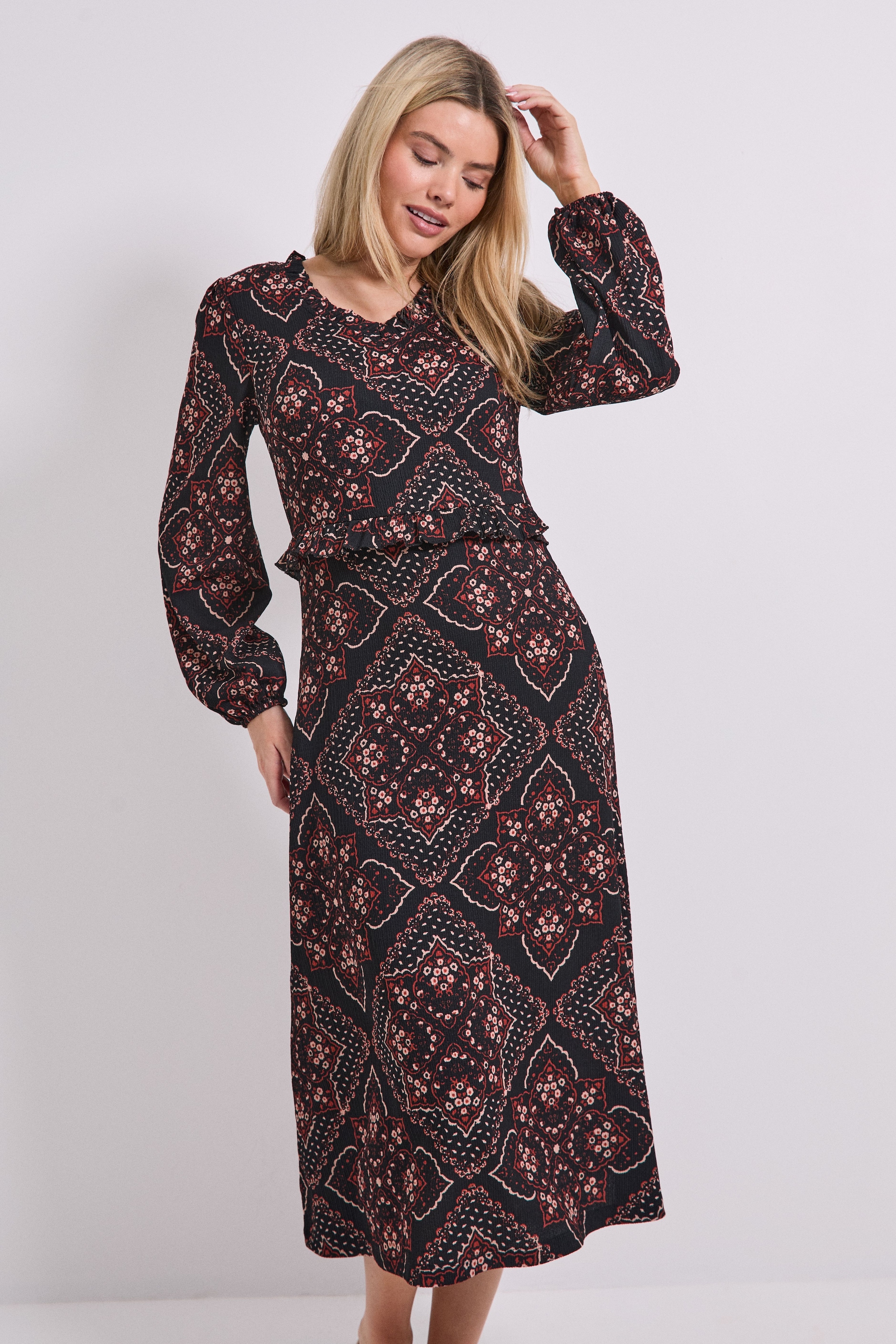 Dorothy Perkins Geo Frill Scoop Neck Blouson Sleeve Jersey Midi Dress Geo image 2