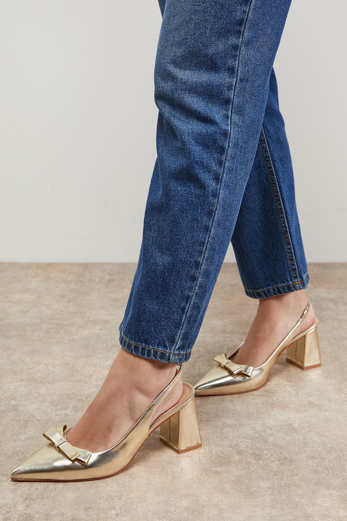Oasis Vala Faux Metallic Leather Bow Detail Slingback High Block Heel Court Shoes Gold image 1