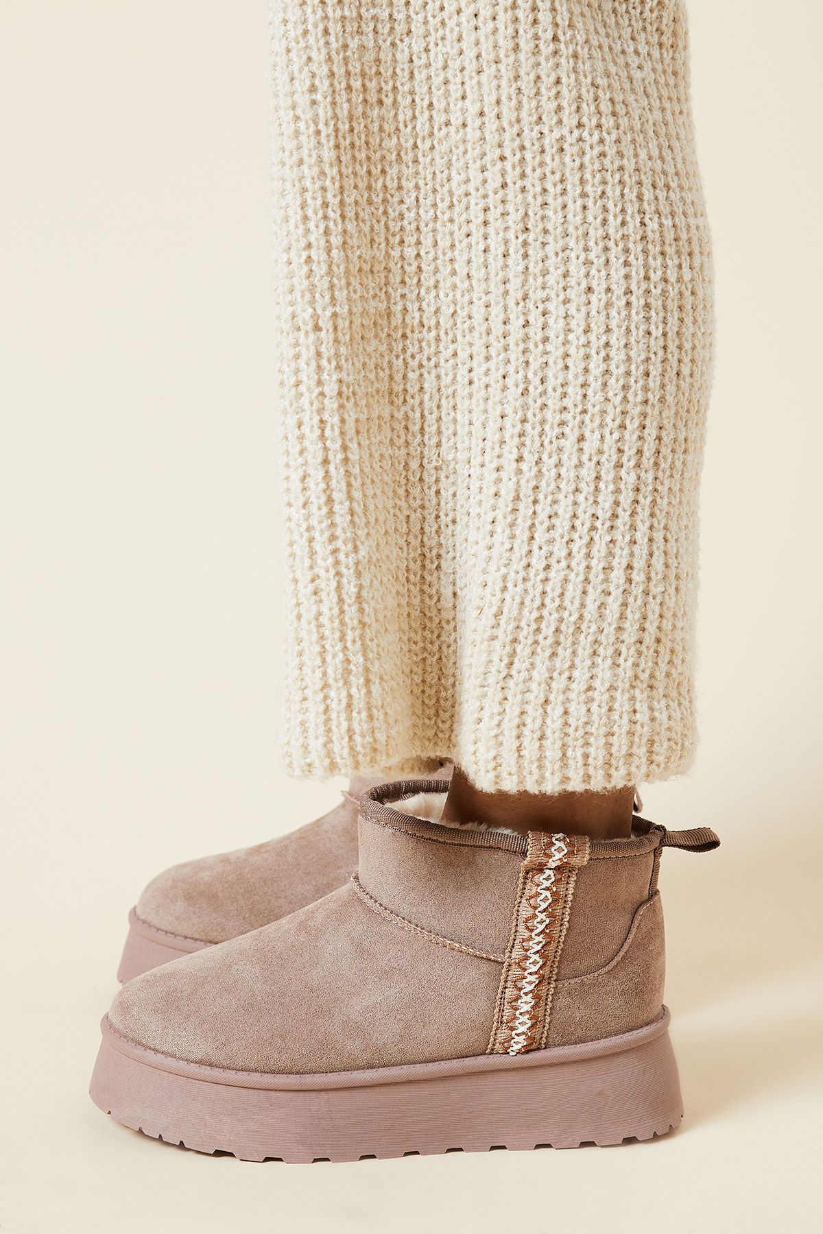 Dorothy Perkins Hania Suedette Faux Fur Lined Stitch Detail Cosy Chunky Flatform Ankle Boots Taupe