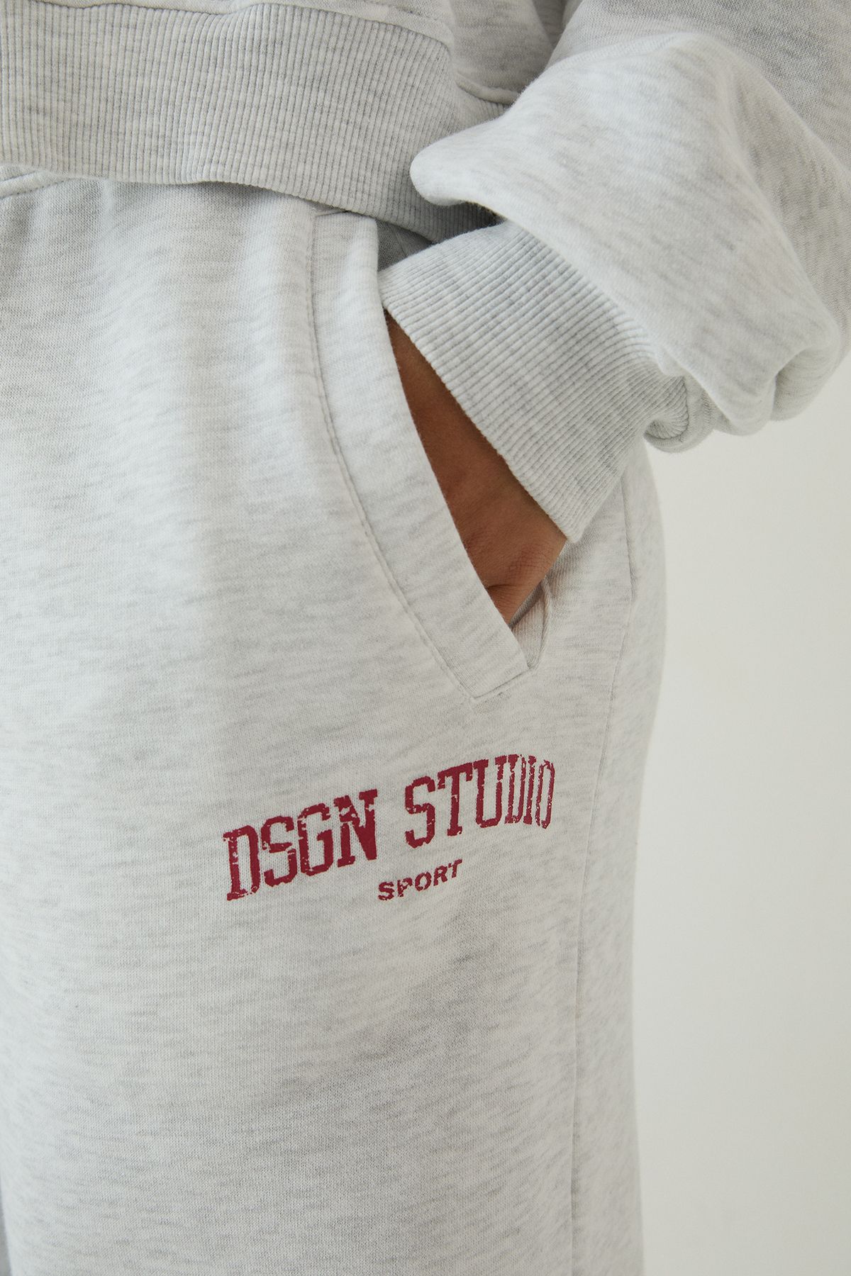 DSGN Studio DSGN Studio Collegiate Printed Straight Leg Jogger Ash Grey image 4