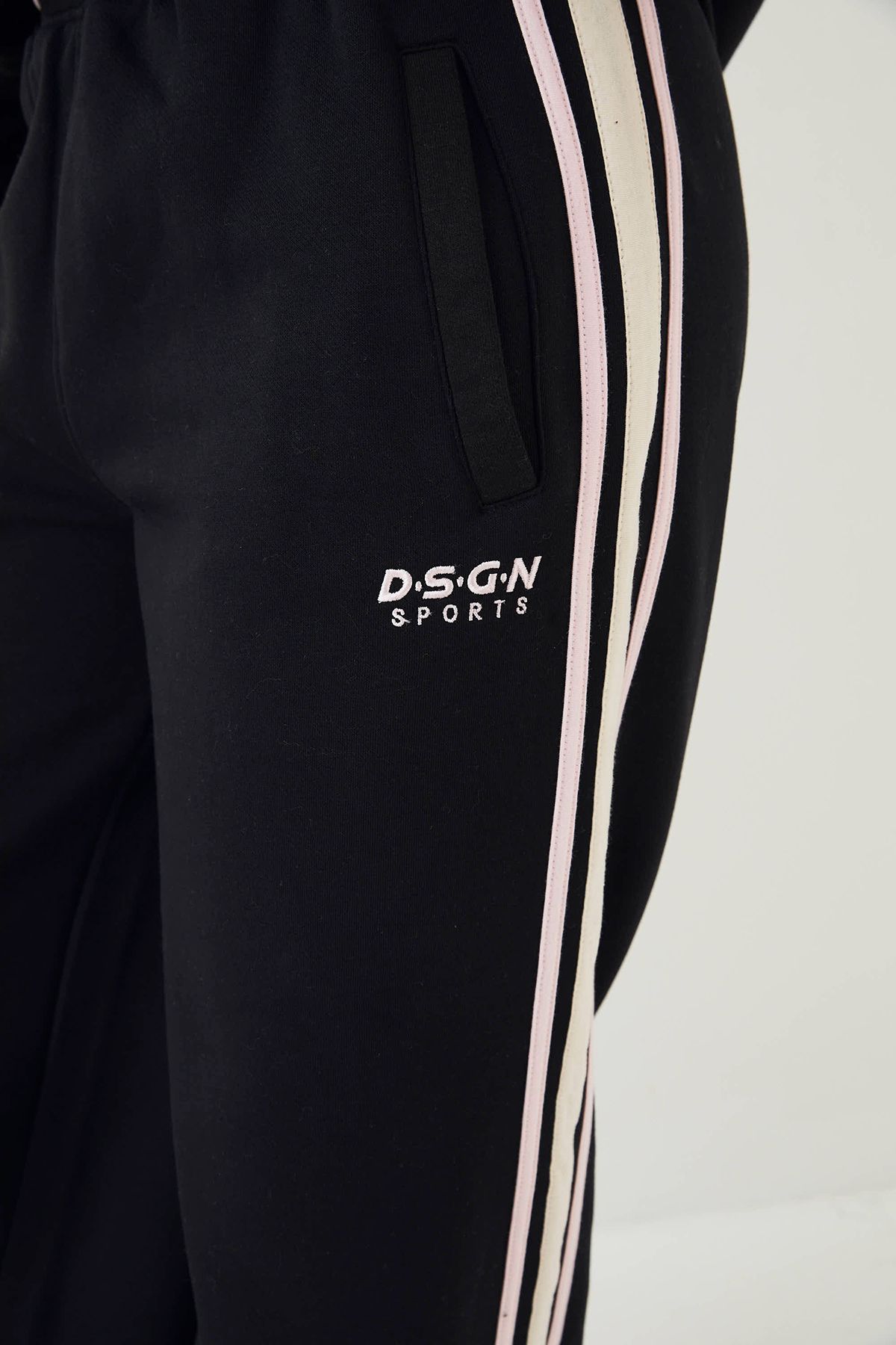 DSGN Studio DSGN Studio Sport Colour Block Straight Leg Jogger Black image 4