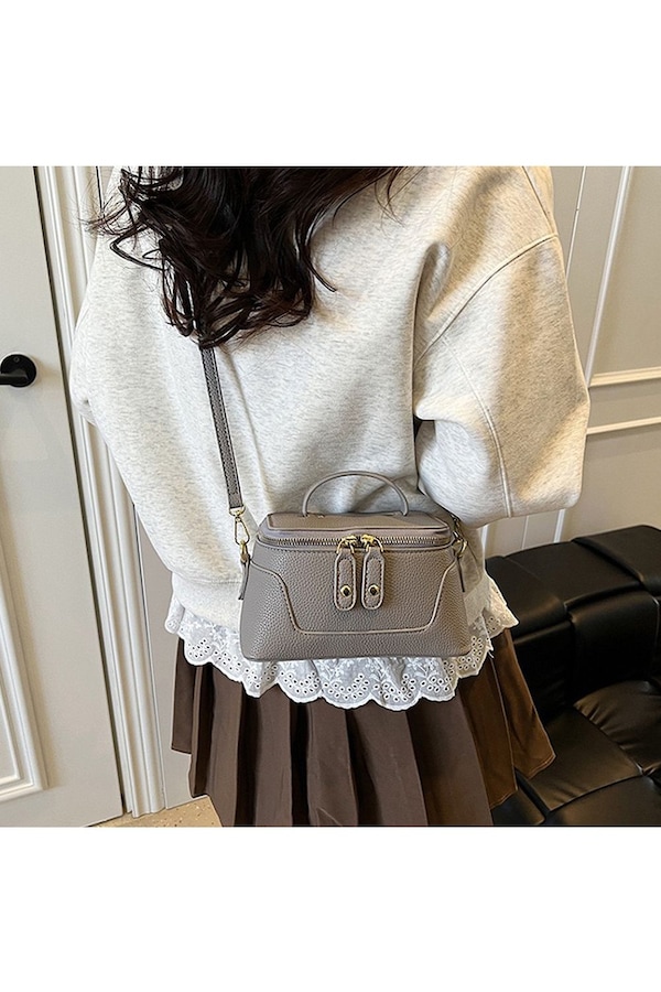 XY London 'Lilly' Tote Bag With Adjustable Shoulder Strap and Zip Closure