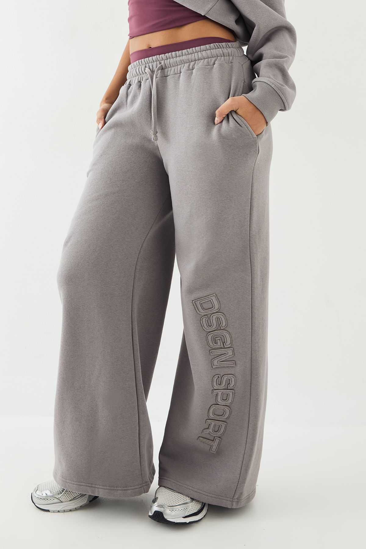 DSGN Studio DSGN Studio Self Fabric Applique Wide Leg Jogger Charcoal image 4