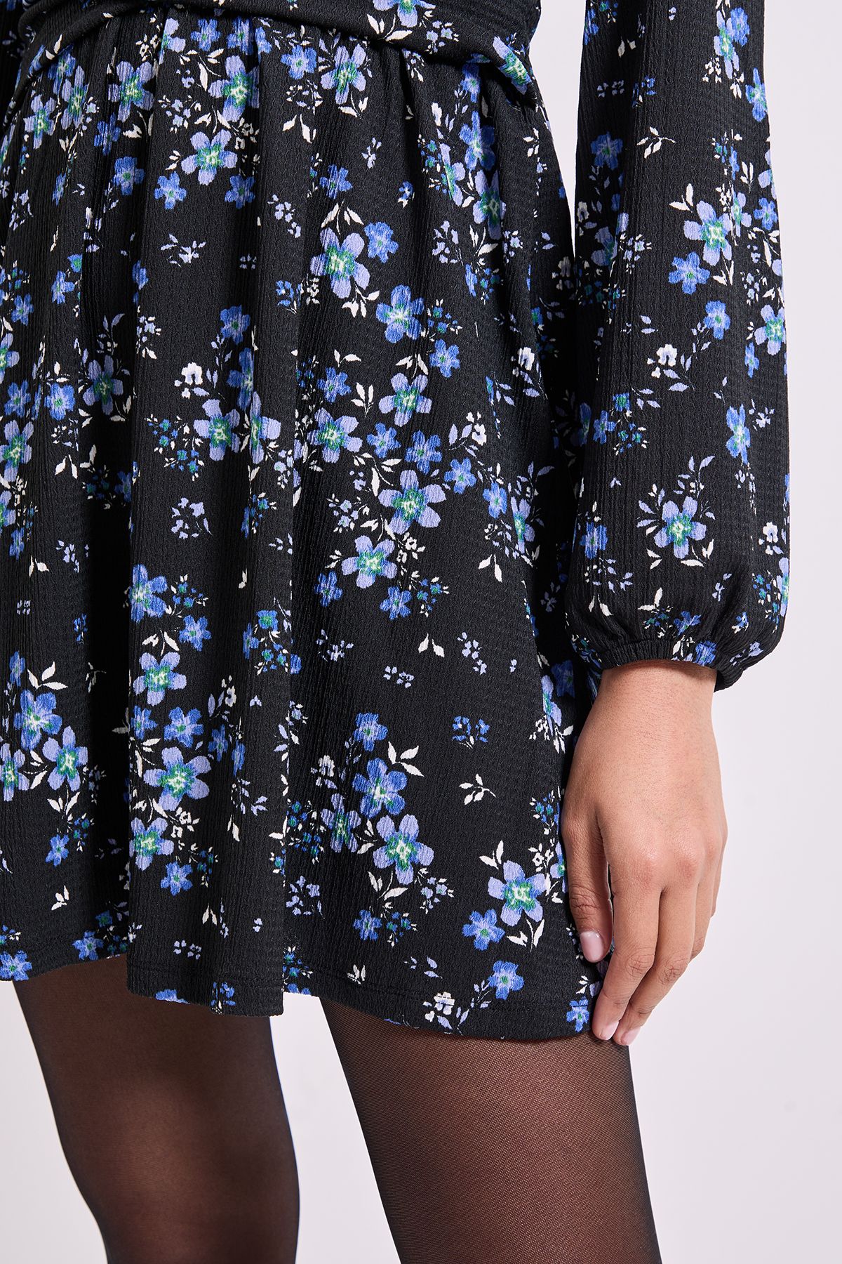 Dorothy Perkins Floral Knot Waist Detail Jersey Mini Dress Blue image 4