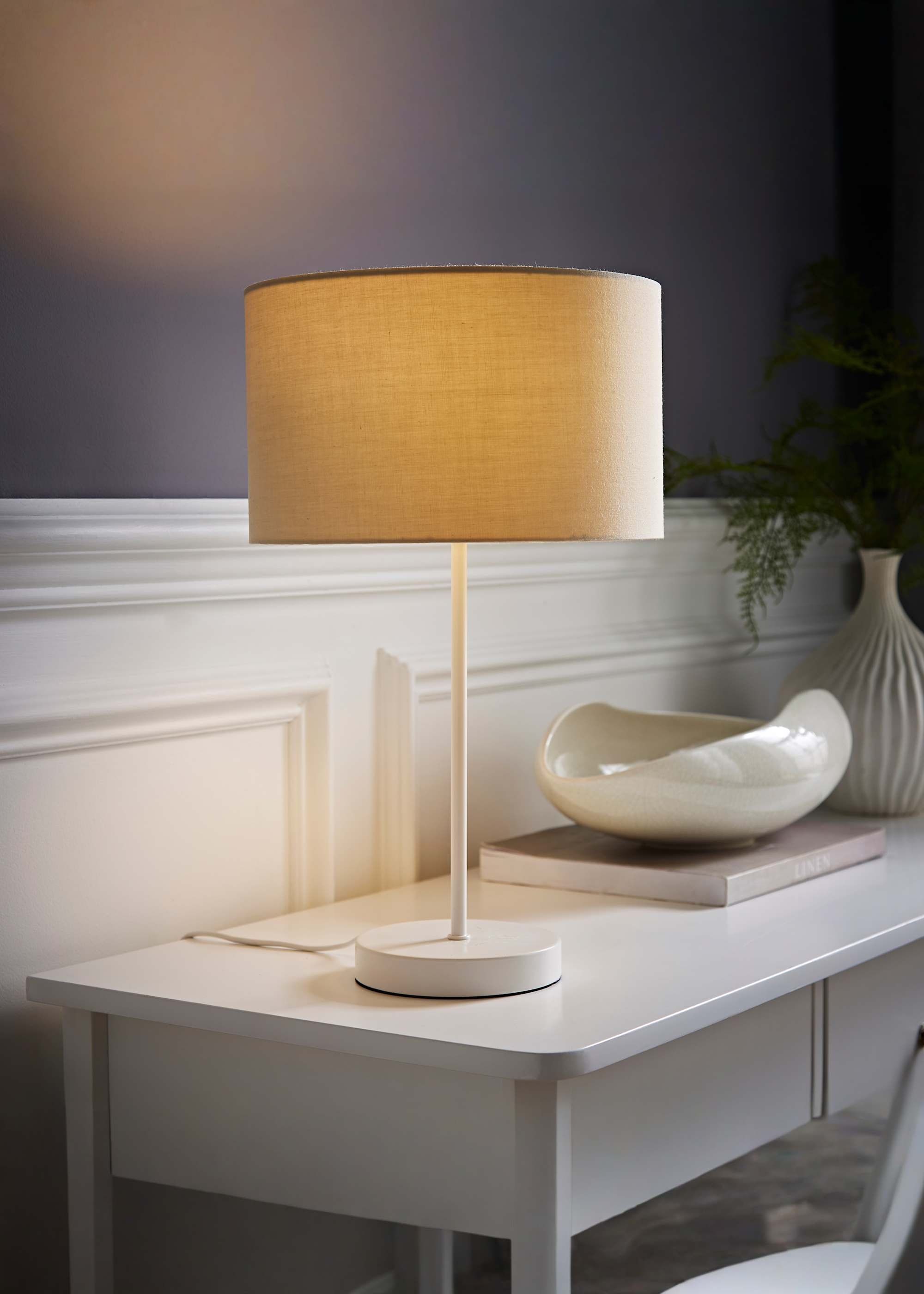 ValueLights Charlie White Metal Single Stem Table Lamp with Fabric Drum Lamp Shade image 1