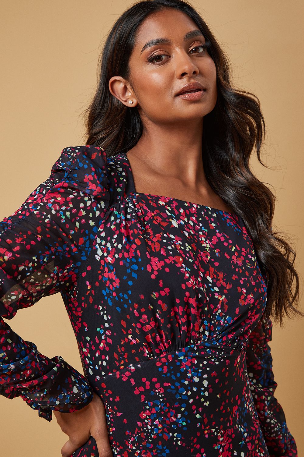 Oasis Occasion Abstract Spot Ruched Sleeve Midaxi Dress Black image 4