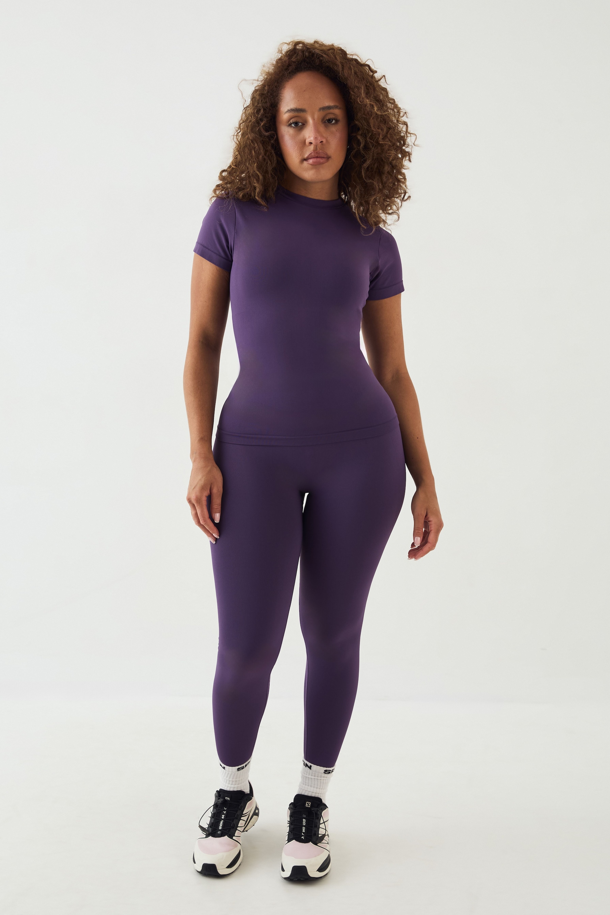 DSGN Studio DSGN Studio Sport Ultra Contour Seamless Fitted Short Sleeve Top Blackcurrant image 5