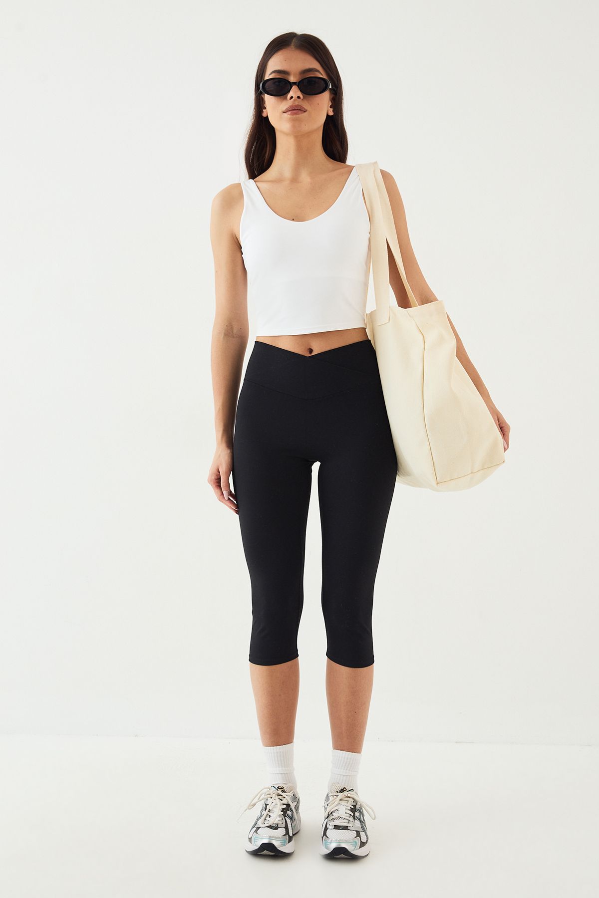 DSGN Studio DSGN Studio Ultra Sculpt Longline Plunge Sports Bra White image 5