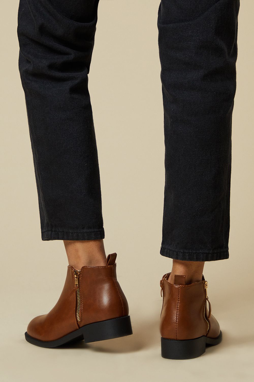 Dorothy Perkins Wide Fit Maddy Side Zip Flat Ankle Boots Tan image 4