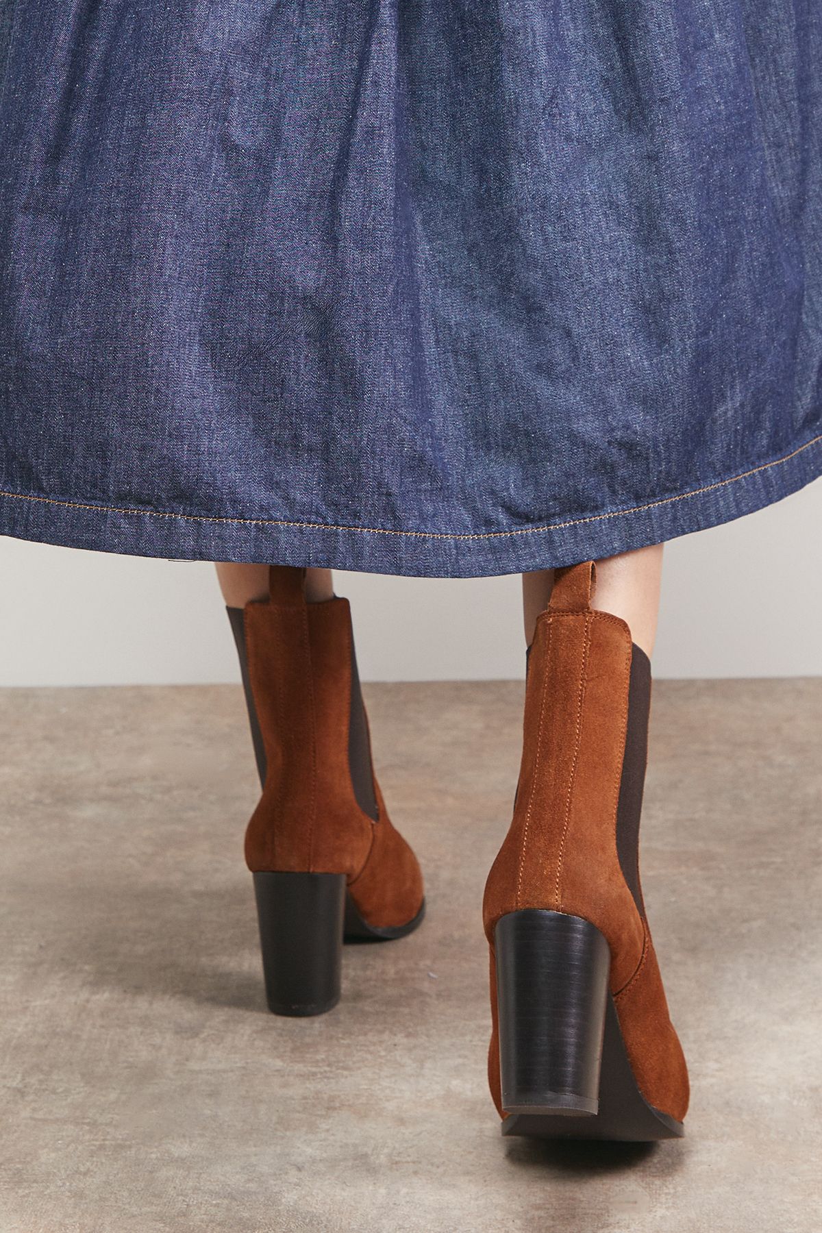 Oasis Moss Suede Chelsea High Block Heel Ankle Boots Tan image 4