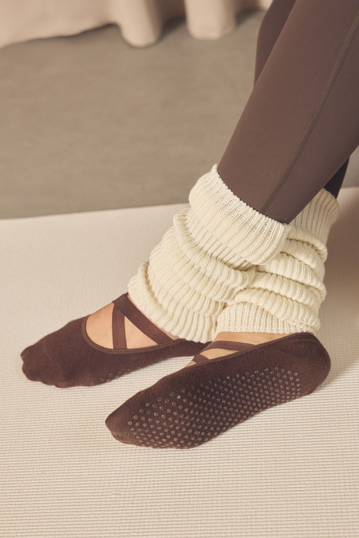 DSGN Studio DSGN Studio Pilates Yoga Grip Socks Espresso image 1