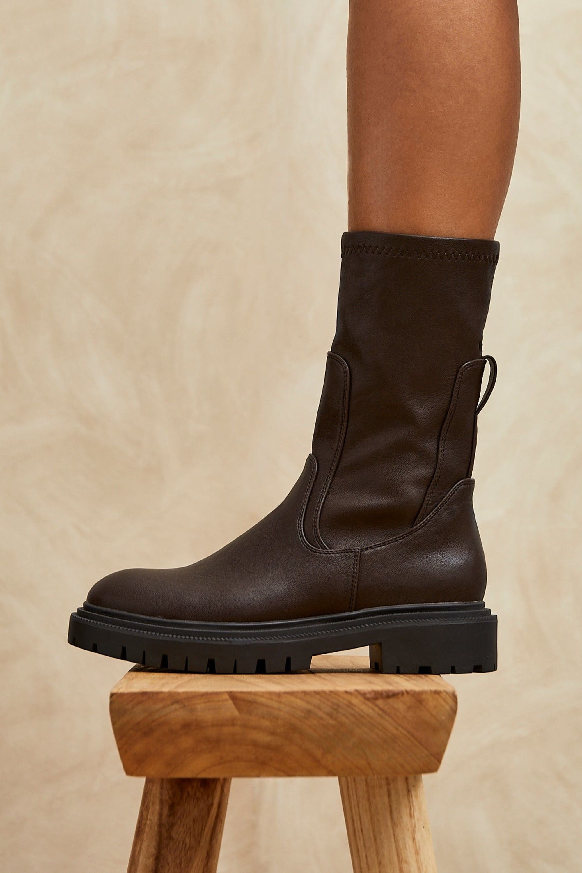 Linzi Peggy Brown Mid-Length Chelsea Boots image 2
