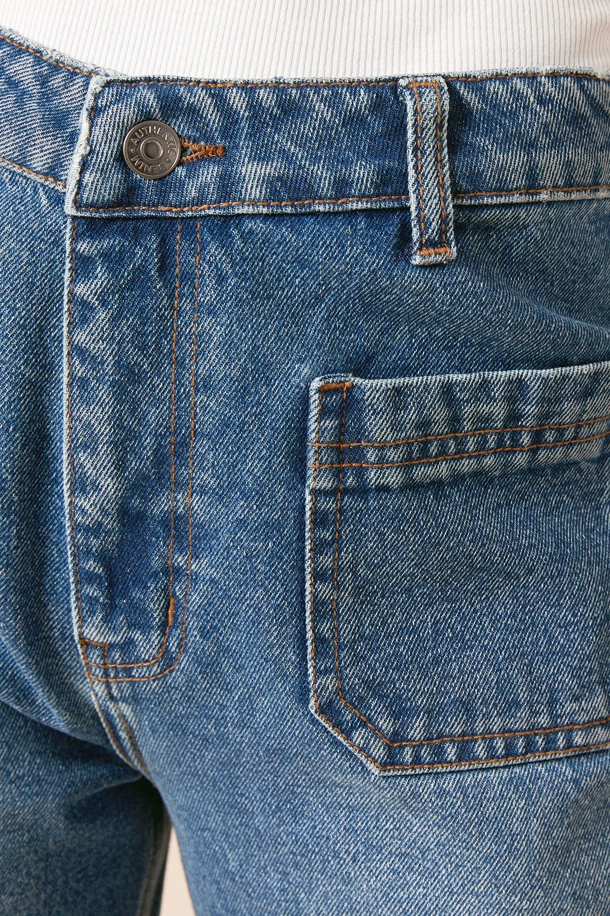 Dorothy Perkins Straight Leg Jean With Patch Pockets Mid Wash image 5