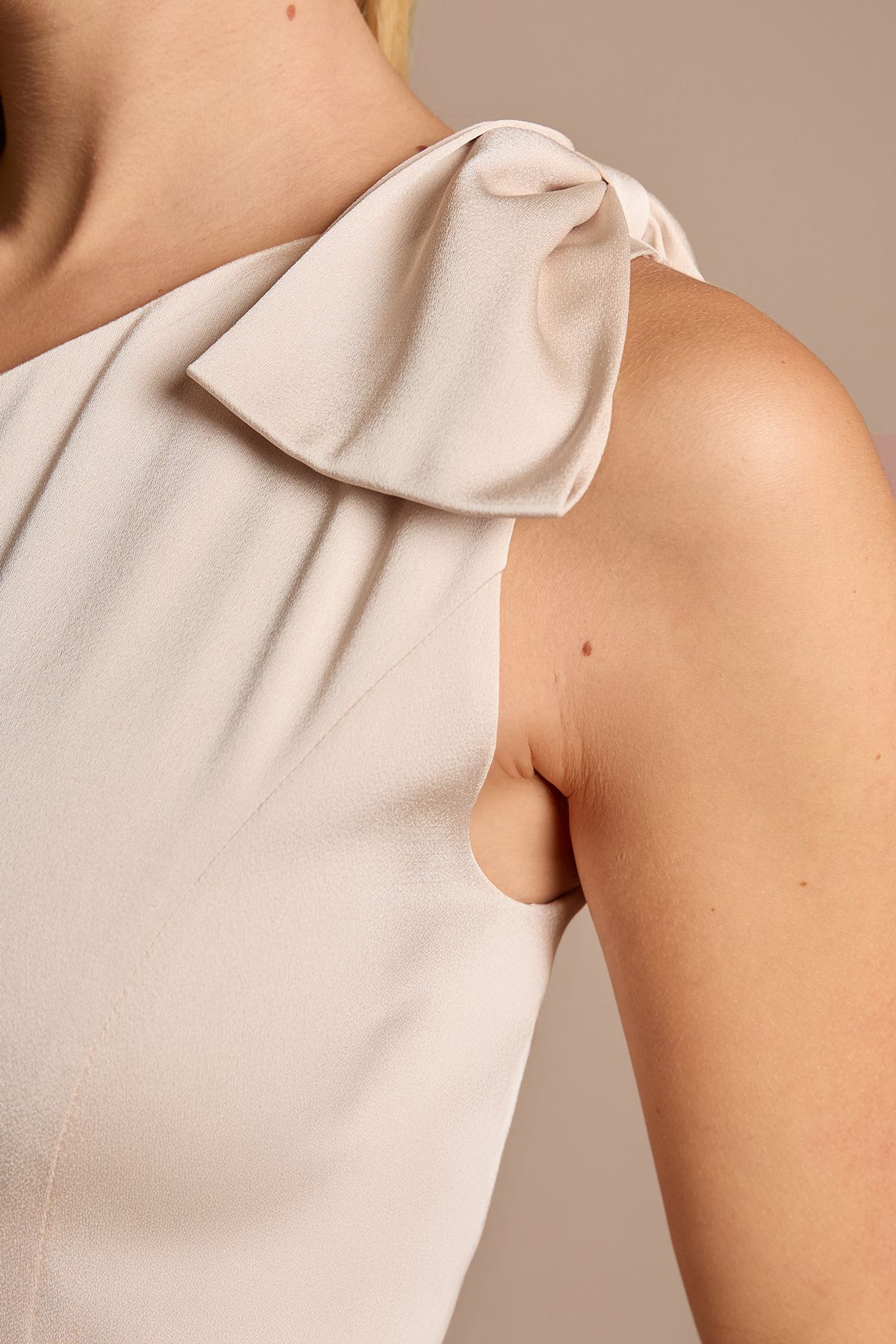 Coast Teen Coast One Shoulder Bow Bridesmaid Dress Champagne image 4