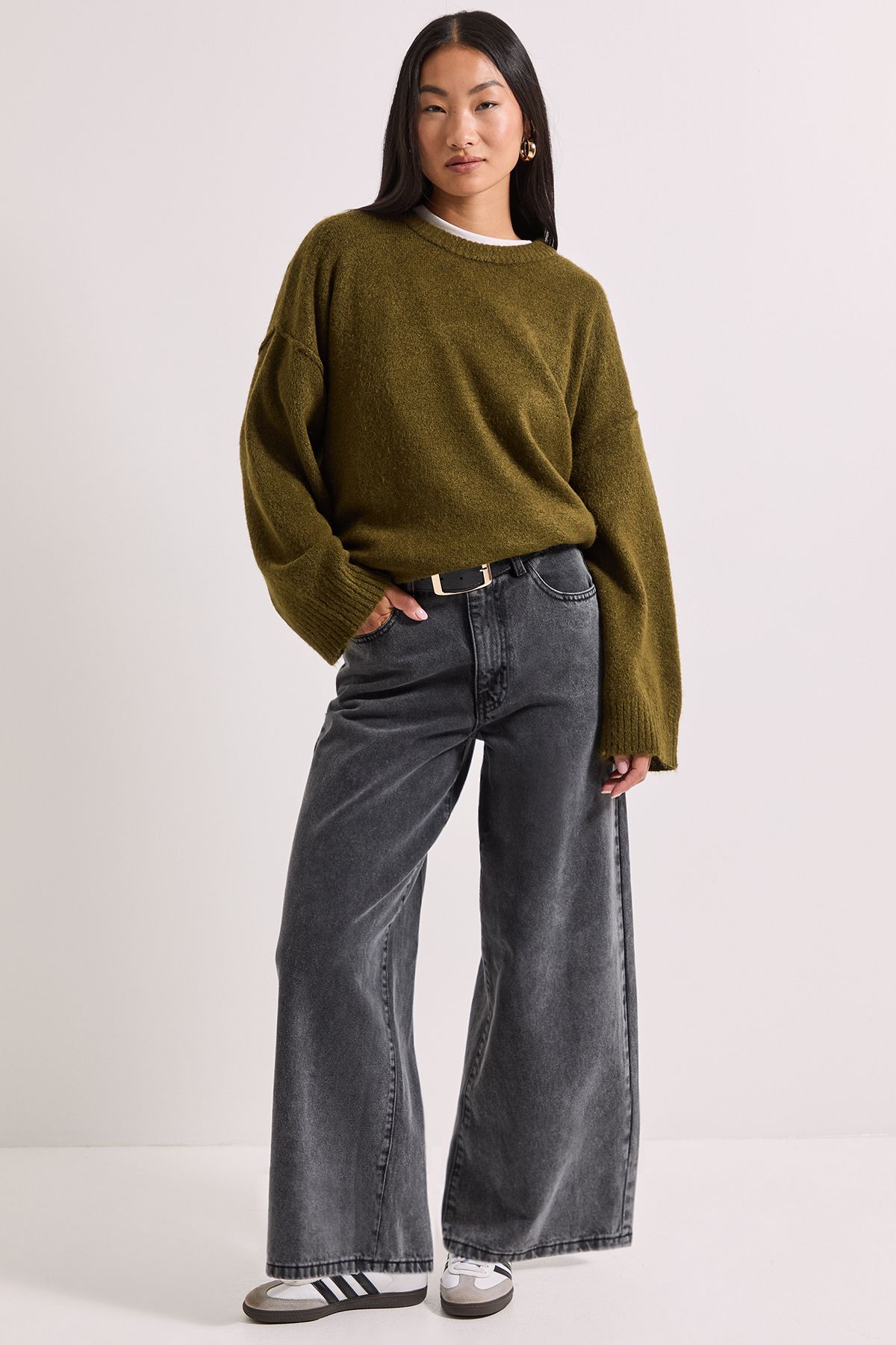 Dorothy Perkins Petite Relaxed Crew Jumper Khaki image 2