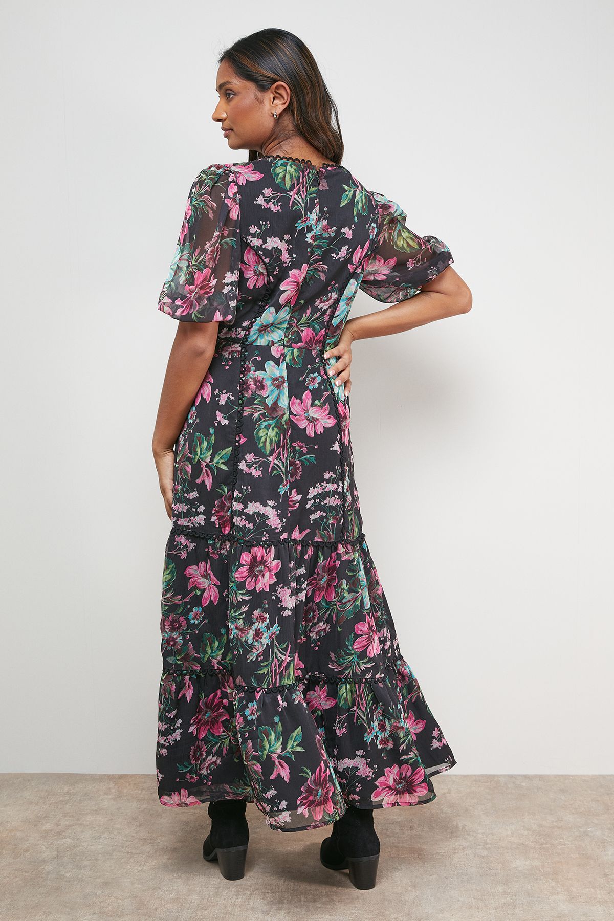 Oasis Printed Square Neck Scallop edge Puff Sleeve Midi Dress Multi image 3