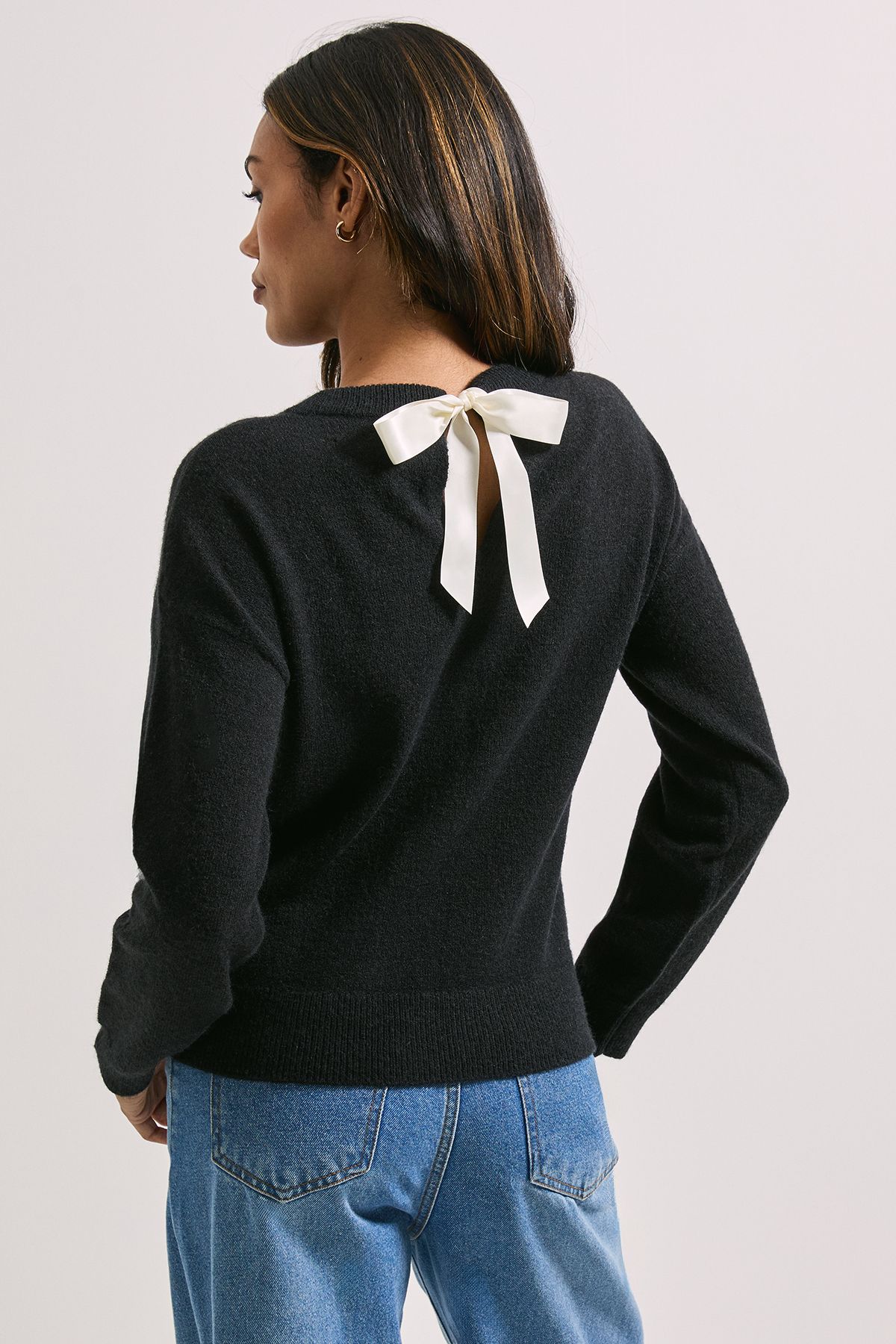 Dorothy Perkins Contrast Bow Back Jumper Black image 3