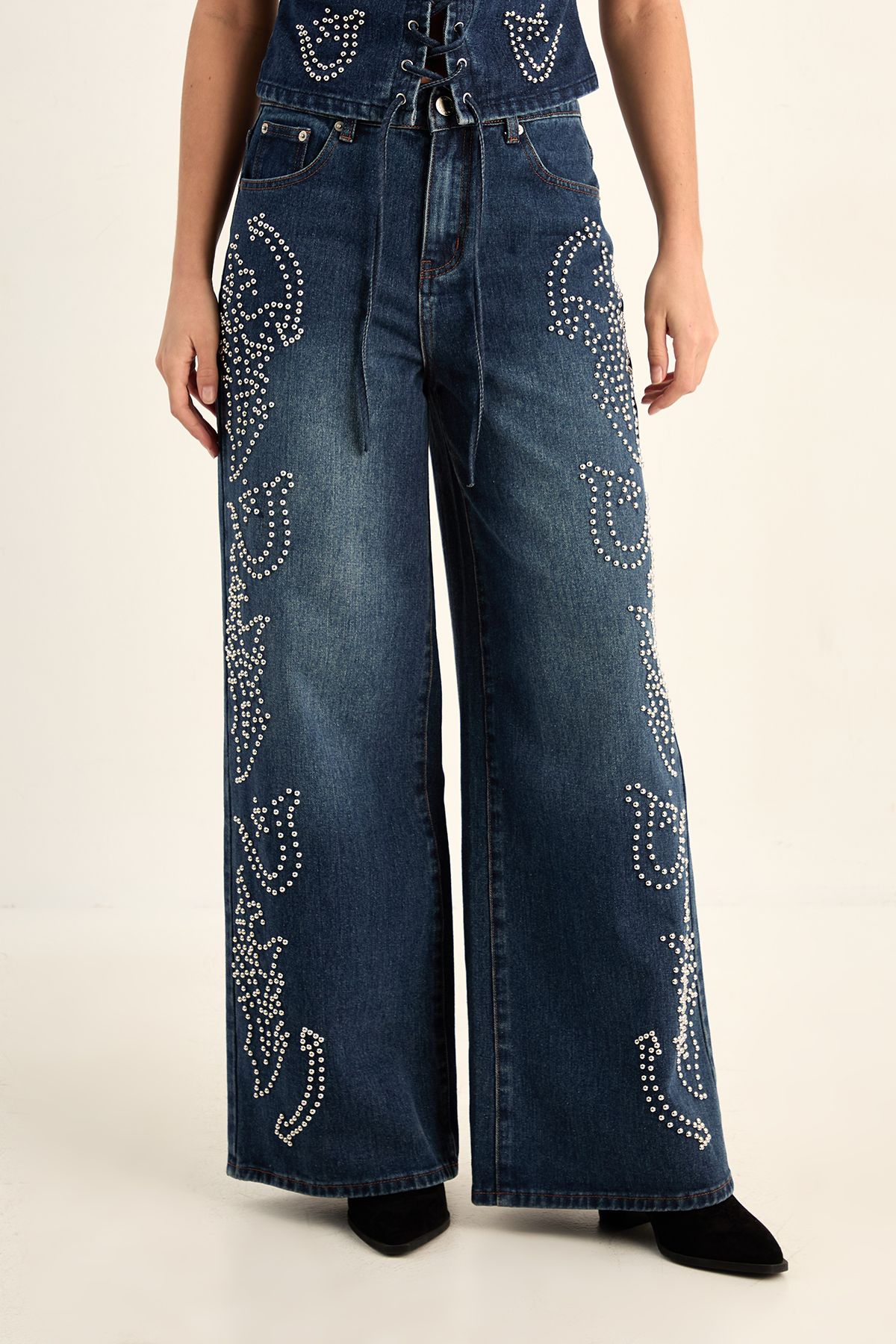 NastyGal Western Baggy Studded Denim Jeans Authentic Midwash image 2