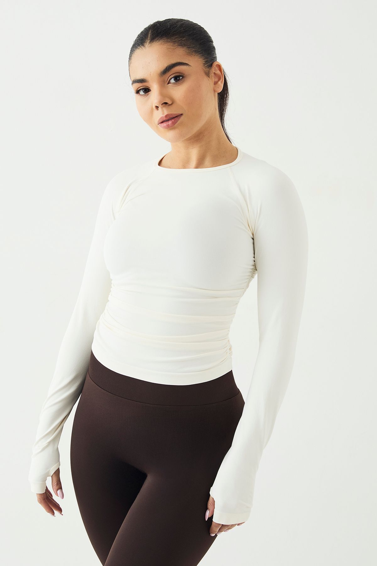 DSGN Studio DSGN Studio Sport Ultra Contour Seamless Ruched Long Sleeve Top Ecru image 3