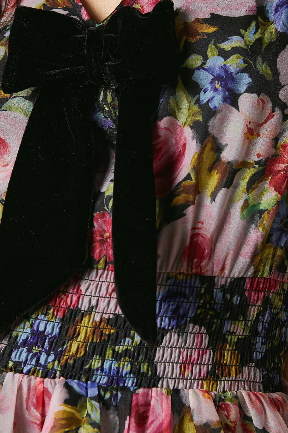 Oasis Petite Floral Printed Organza Shirred Waist Tiered Bow Mini Dress True Black image 5