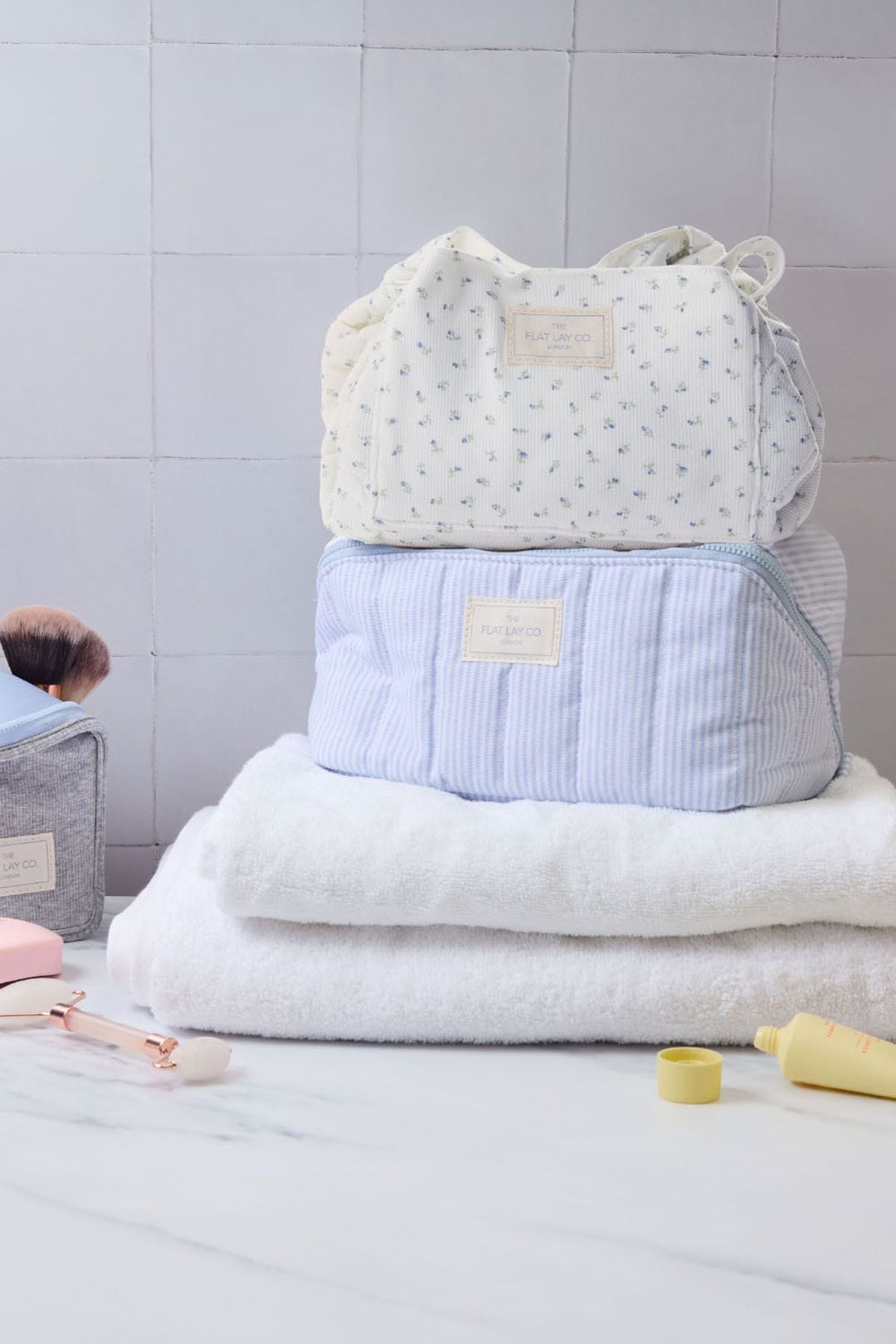 The Flat Lay Co Drawstring Makeup Bag - Cozy Cotton Ditsy Floral Multi image 9