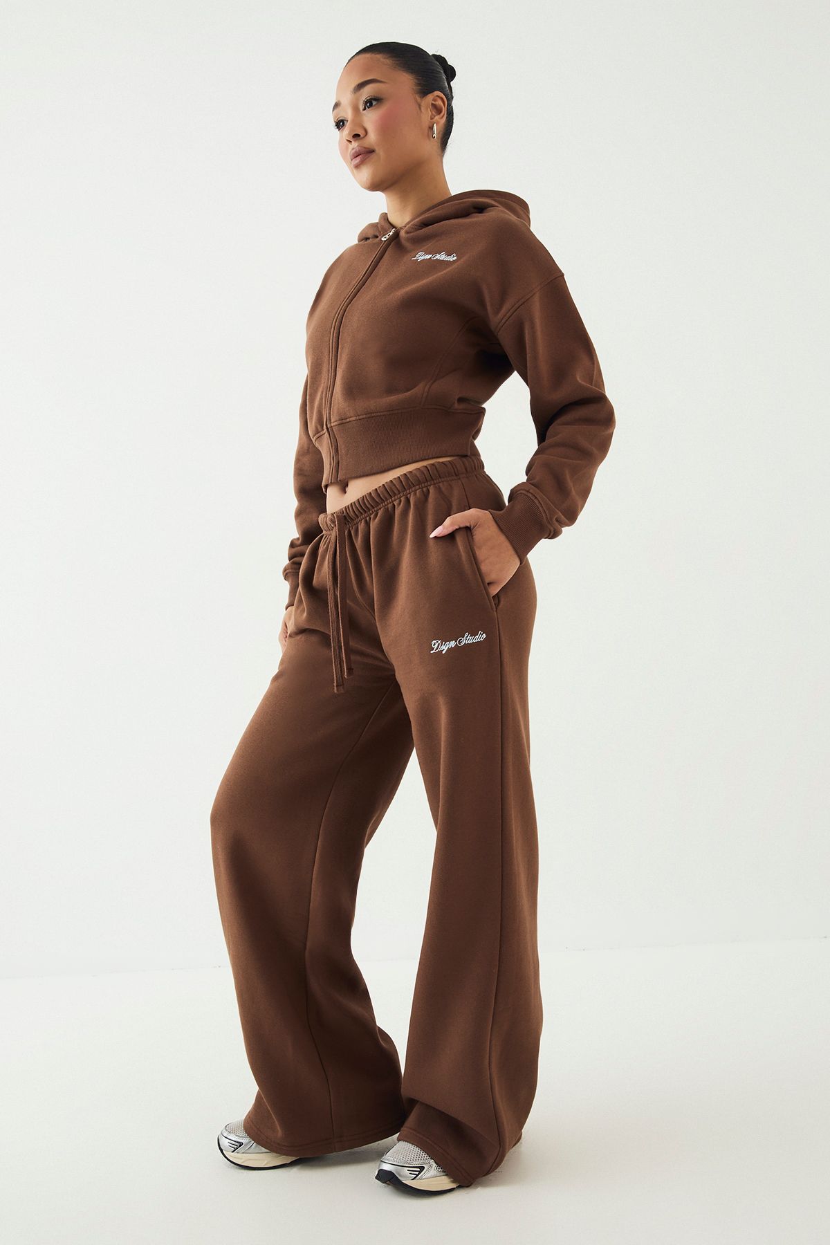 DSGN Studio DSGN Studio Script Embroidered Straight Leg Jogger Mocha image 1