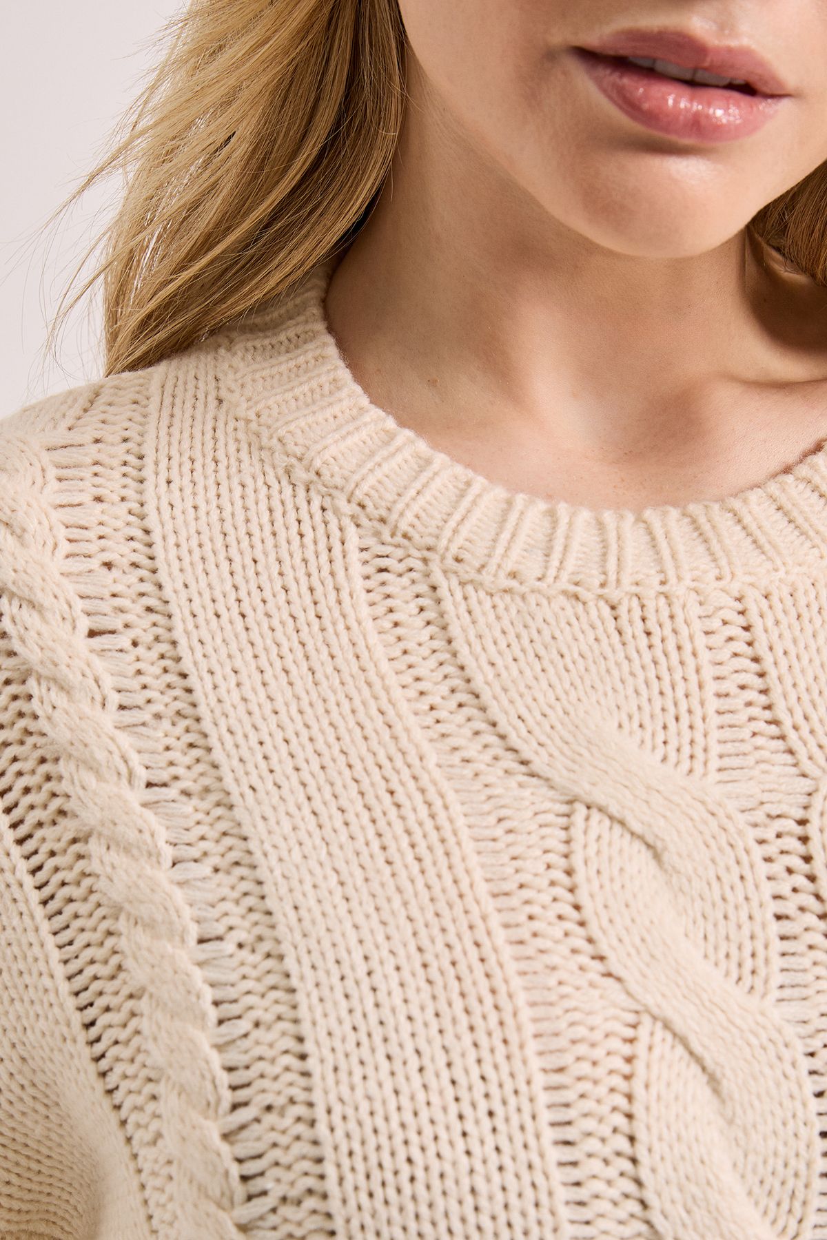 Dorothy Perkins Cable Knitted Crew Neck Jumper Cream image 5