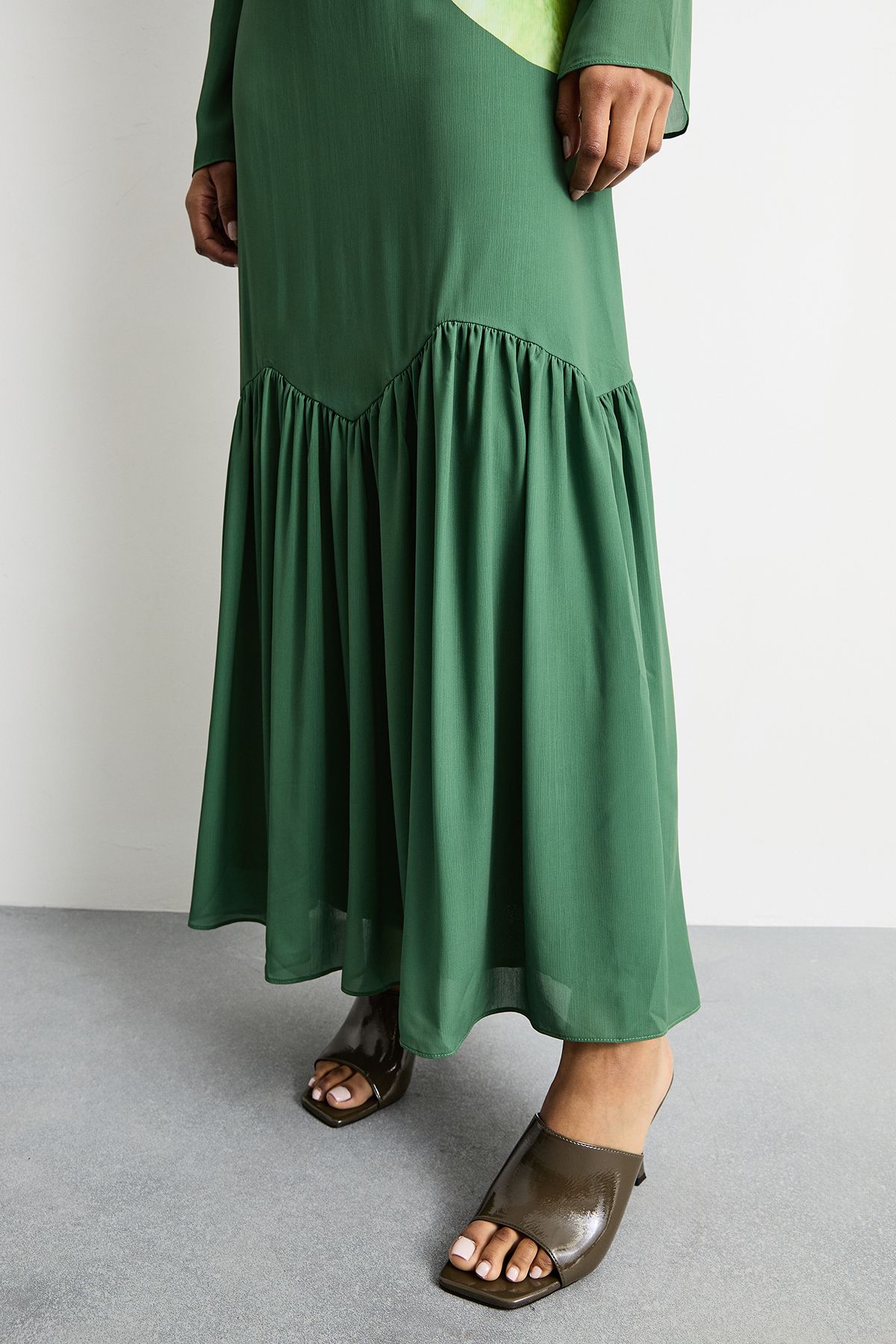 Warehouse Chiffon Placement Print Midaxi Dress Dark Green image 4