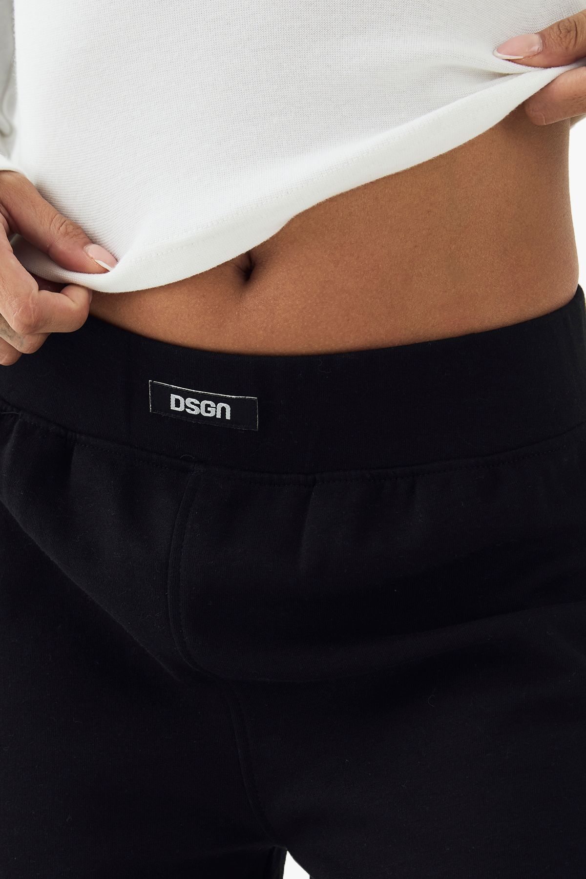 DSGN Studio DSGN Studio Heavy Weight Interlock Straight Leg Jogger Black image 4
