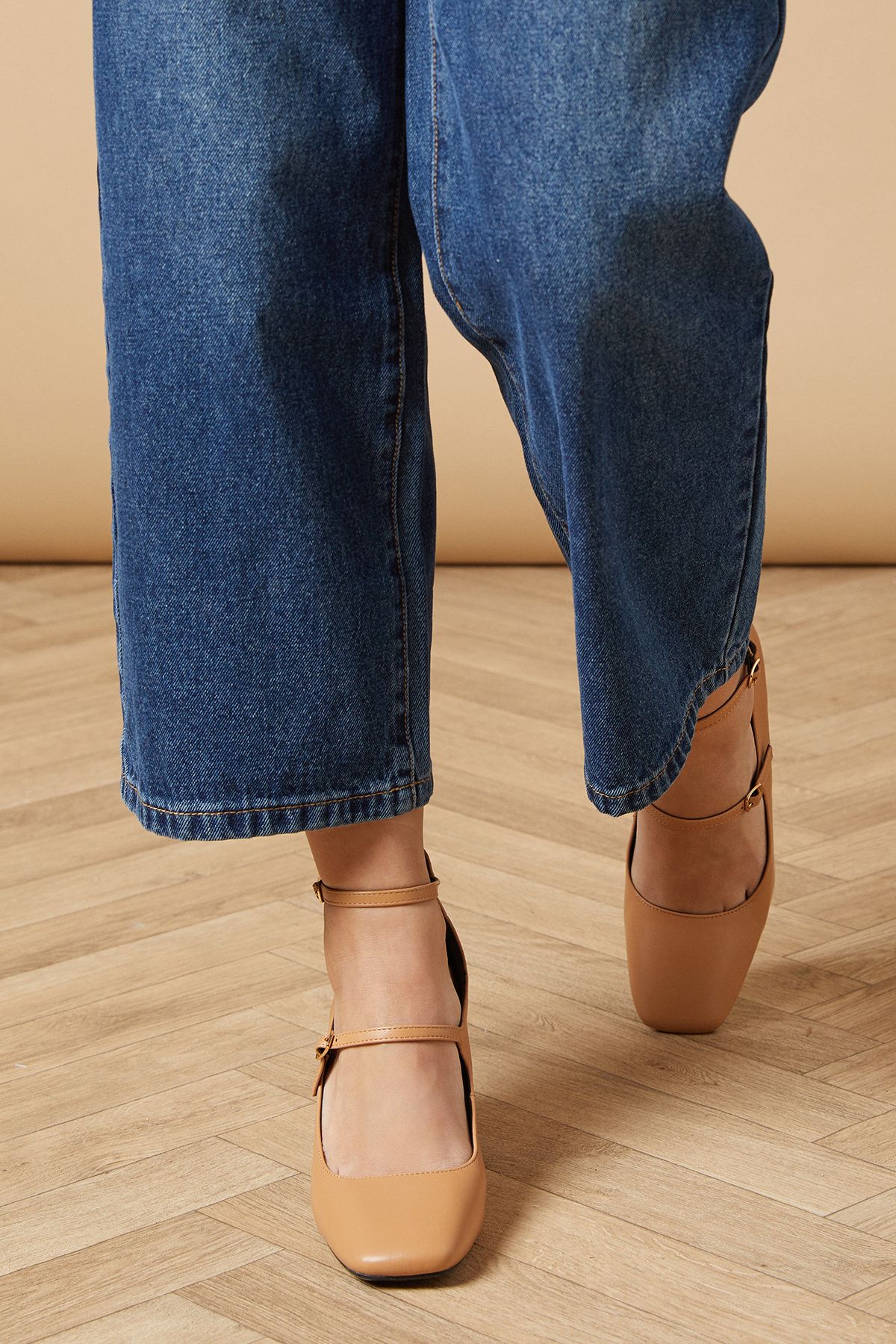 Oasis Lysiana Faux Leather Mary Jane High Block Heeled Shoes Beige image 2