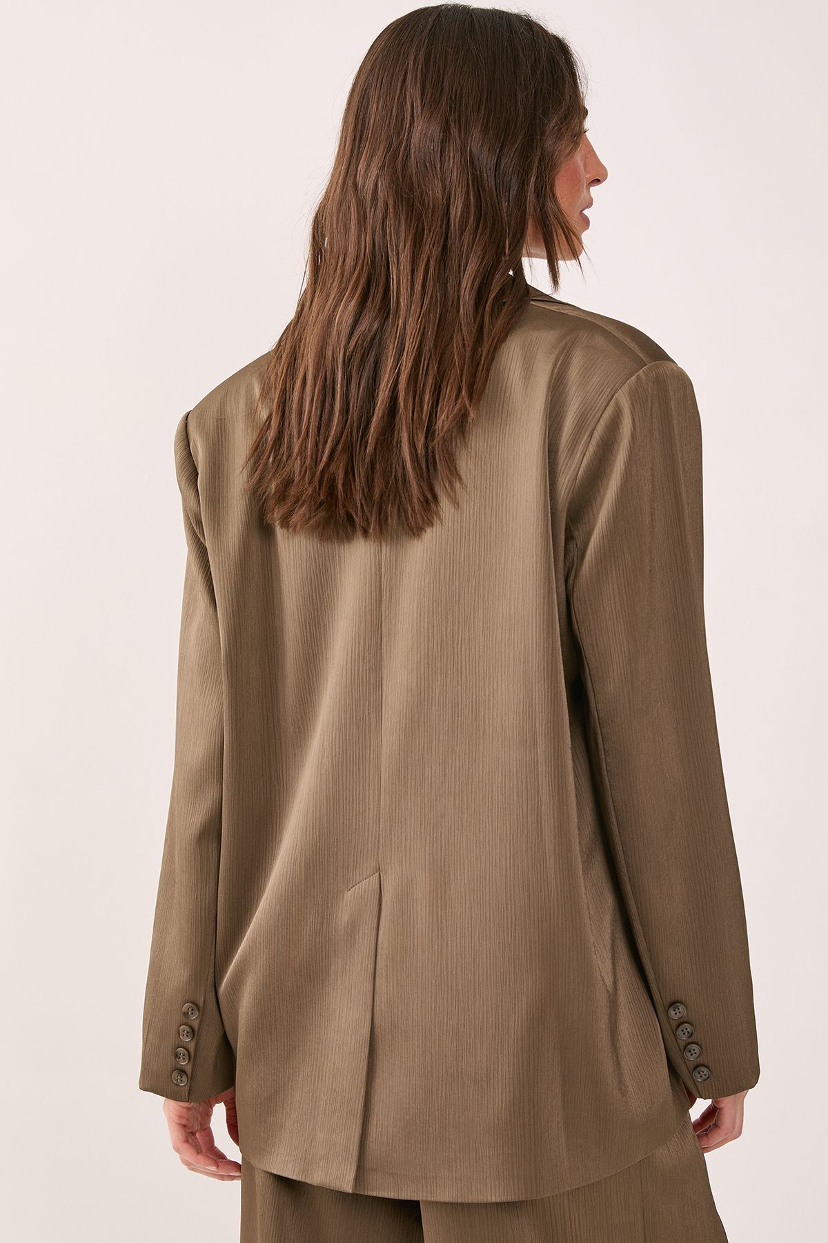NastyGal Satin Pleated Oversized Blazer Olive image 4