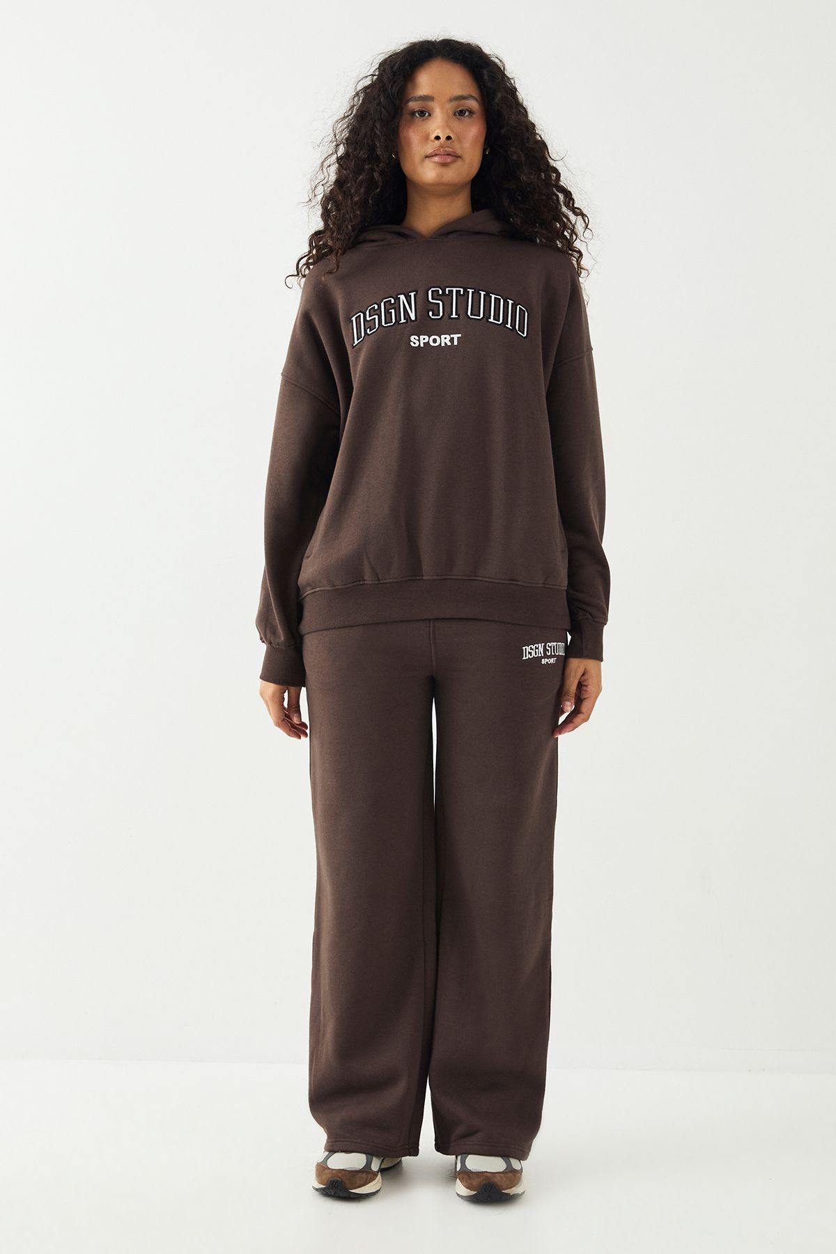 DSGN Studio DSGN Studio Collegiate Applique Oversized Hoodie Espresso image 5
