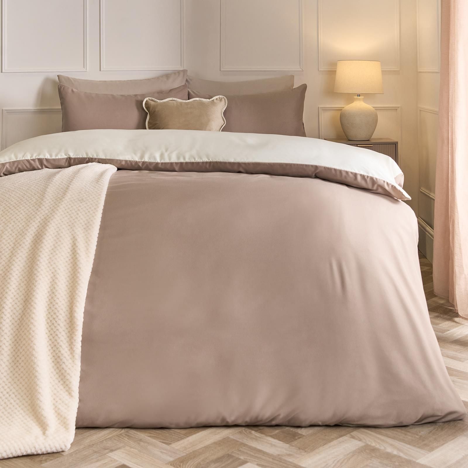 OHS Plain Reversible Duvet Cover With Pillowcase Set