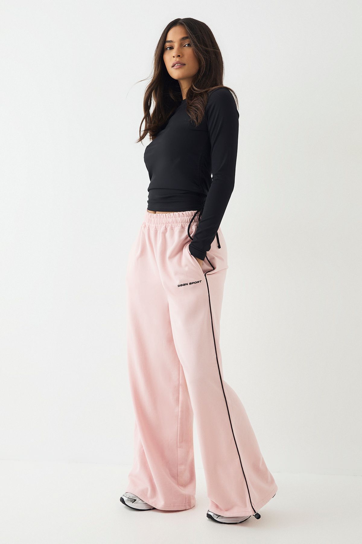 DSGN Studio DSGN Studio Piping Detail Mid Rise Toggle Jogger Baby Pink image 3