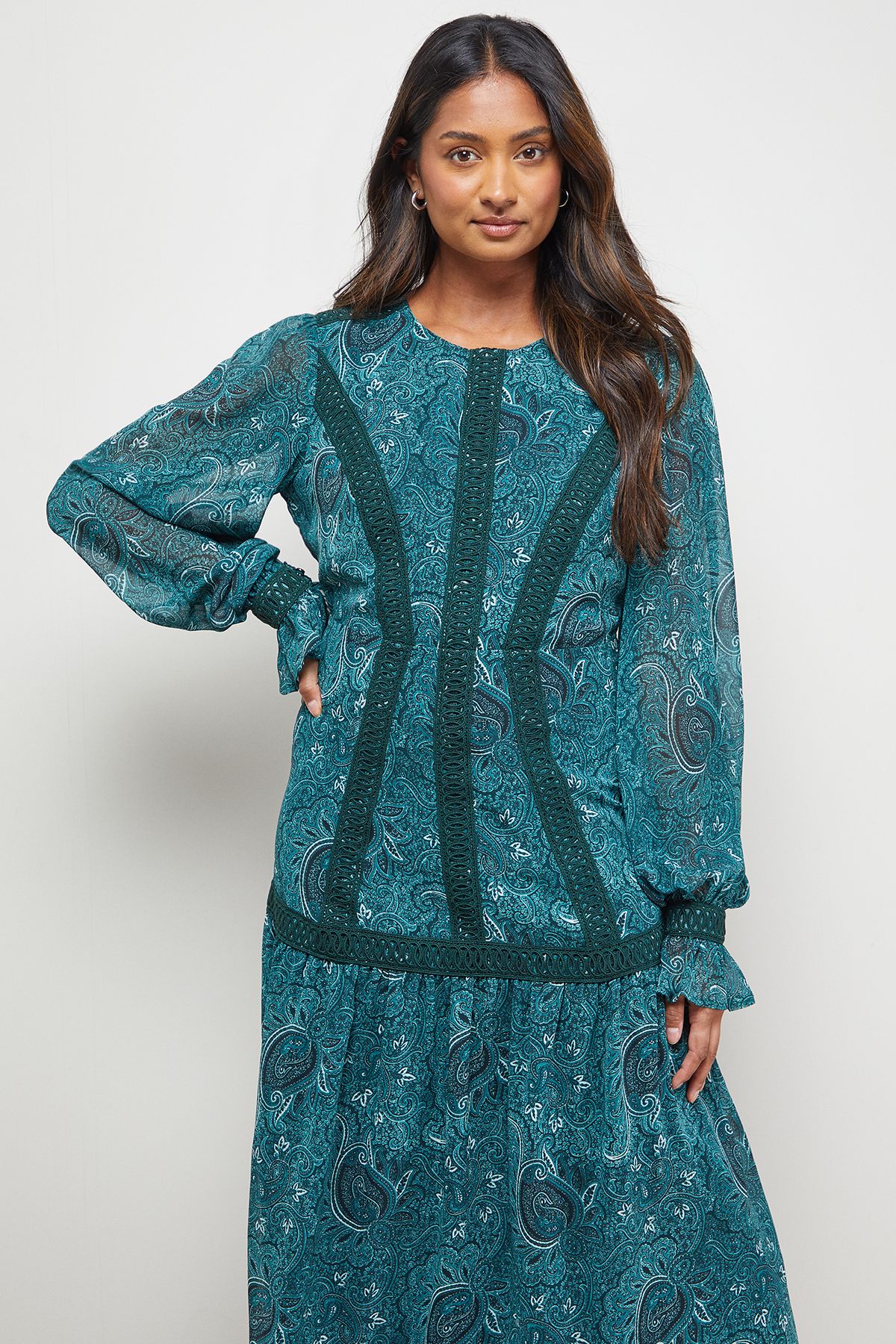 Oasis Lace Detail Balloon Sleeve Drop Hem Midi Dress Multi image 4