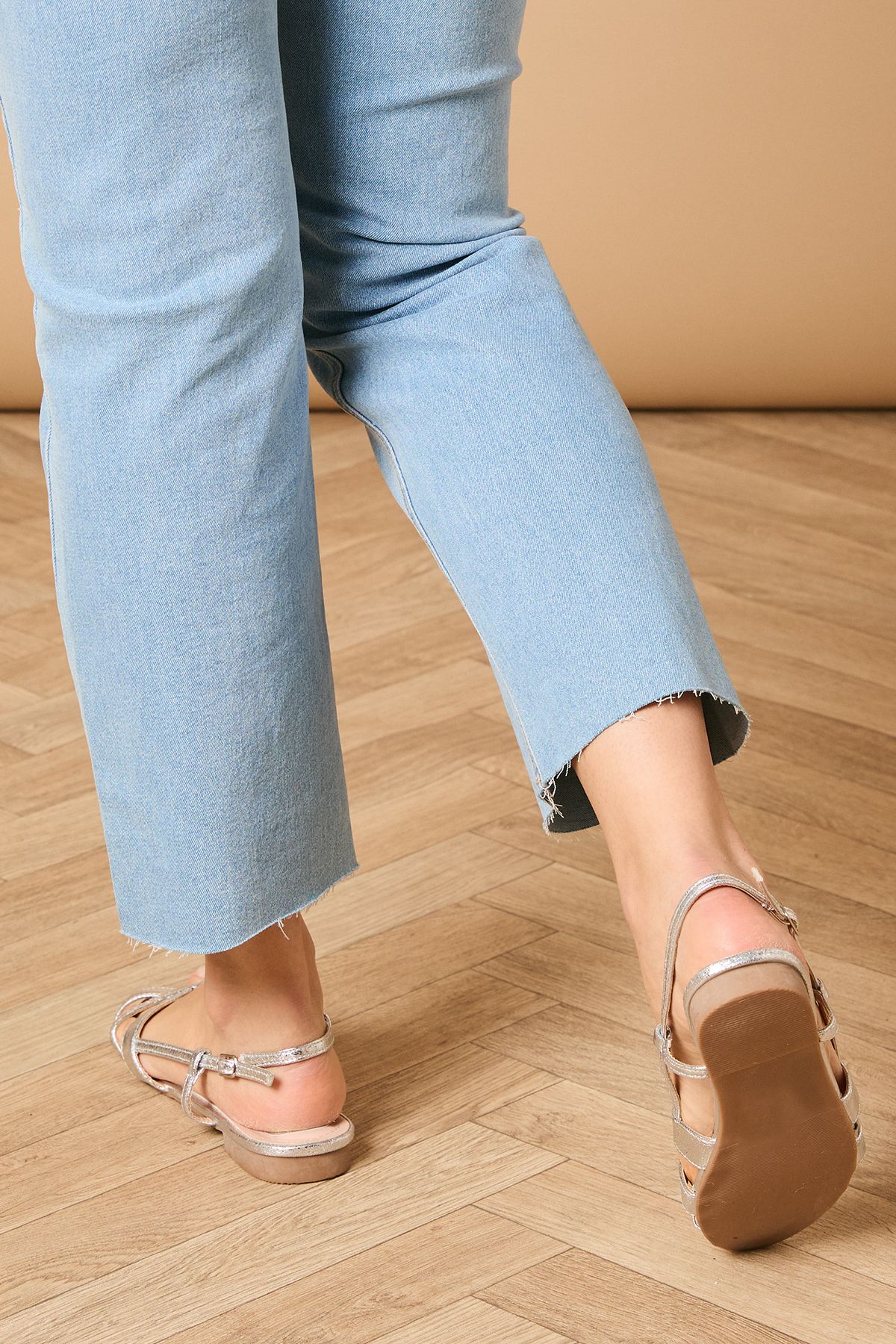 Oasis Ivy Cross Strap Slingback Flat Sandals Silver image 4