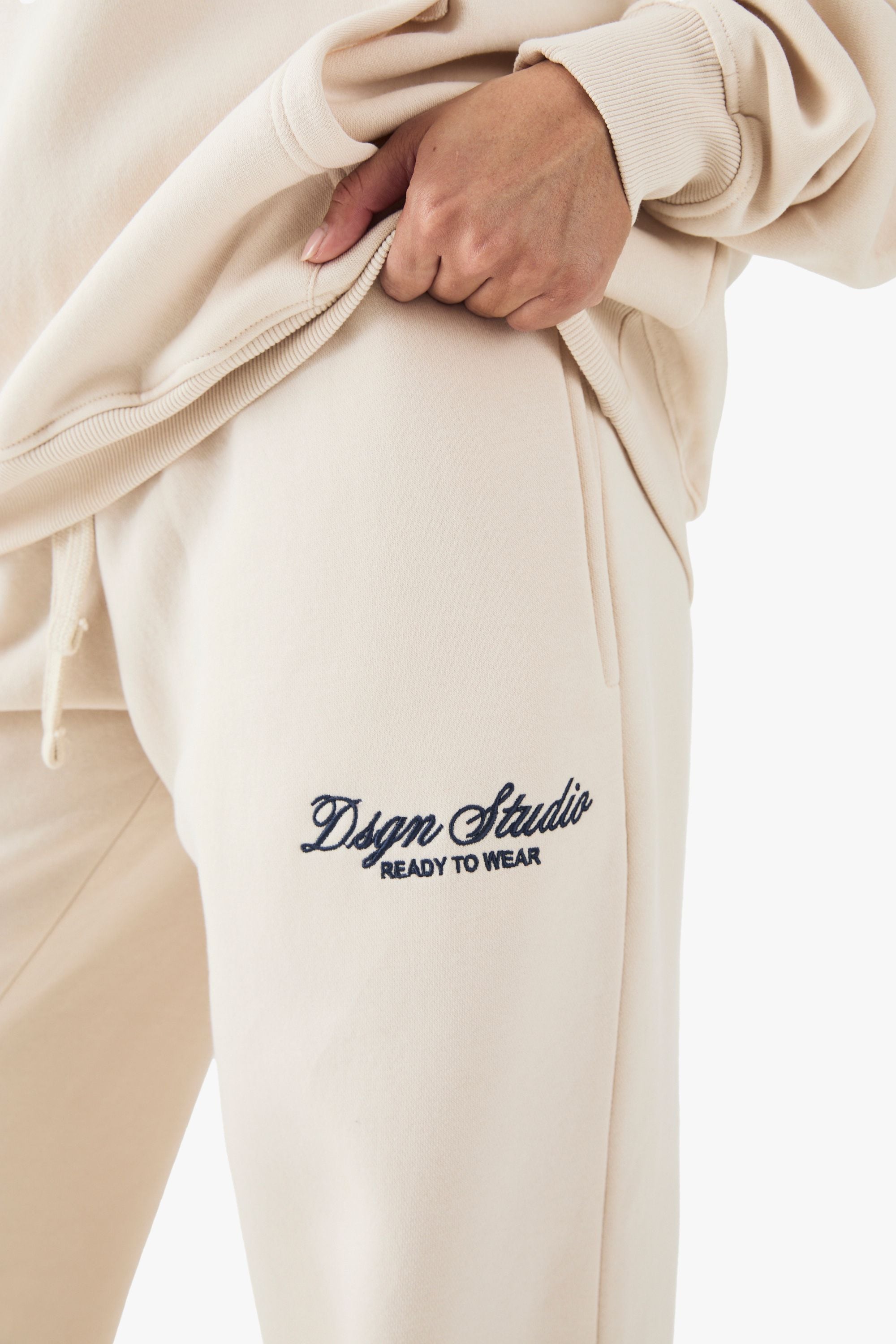 DSGN Studio DSGN Studio Embroidered Straight Leg Jogger Cream image 4