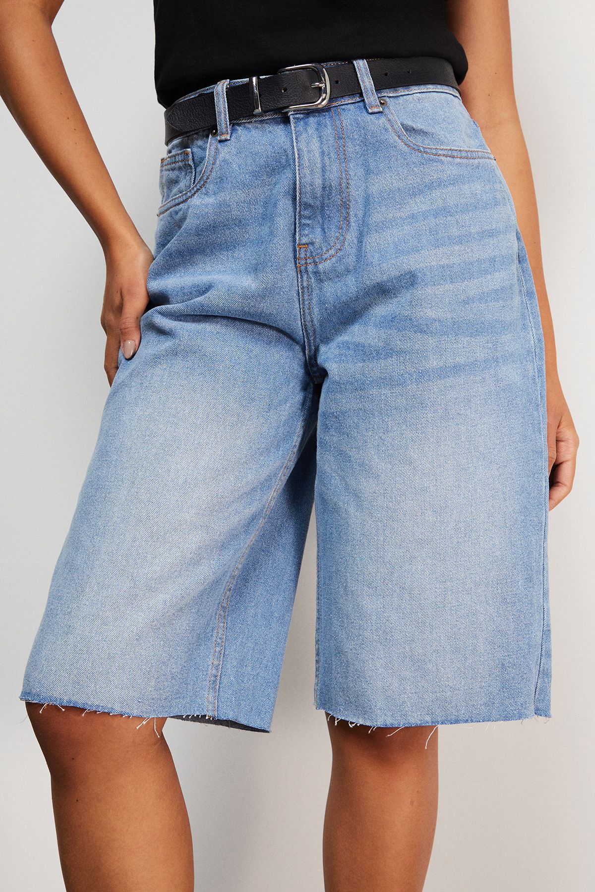 Warehouse Raw Edge Low Waist Dad Shorts Light Wash image 2
