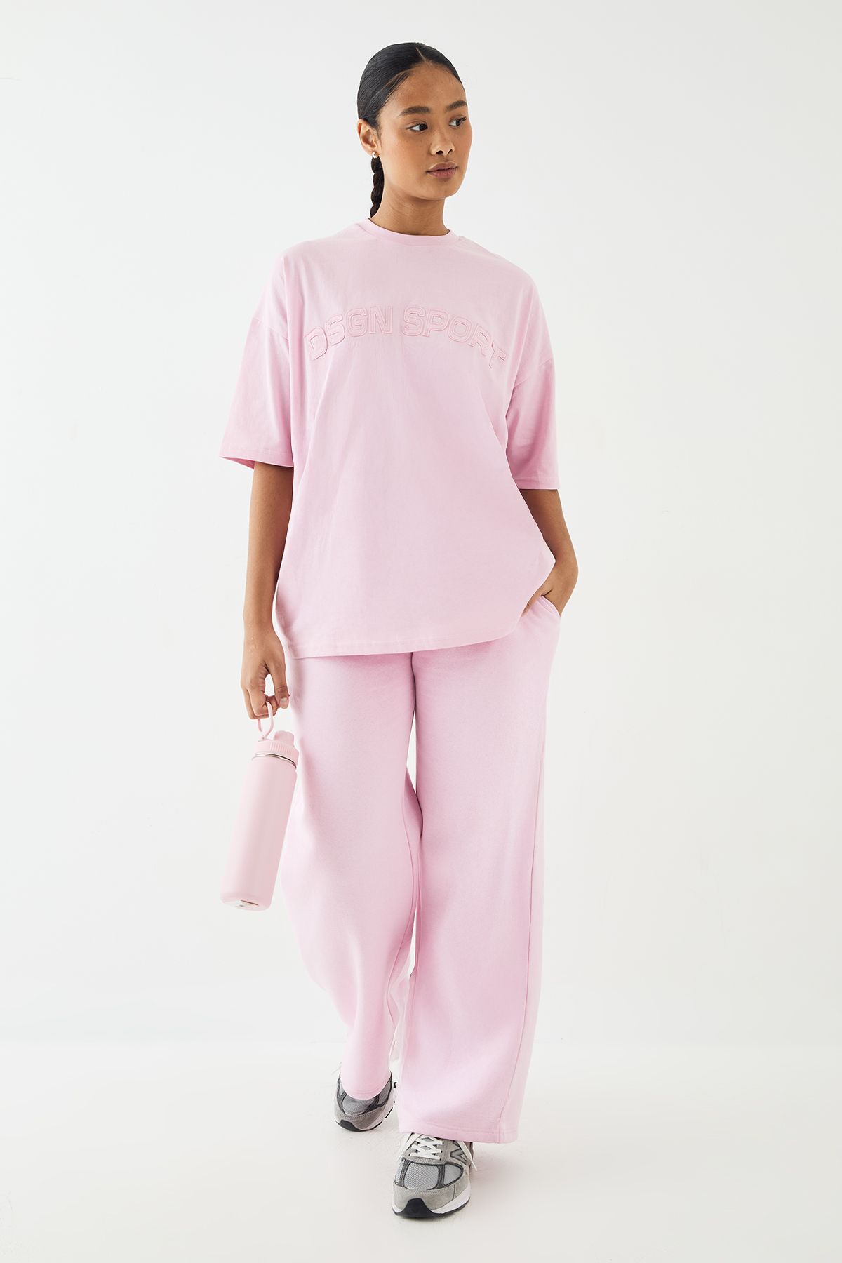 DSGN Studio DSGN Studio Self Fabric Applique Straight Leg Jogger Pink image 3