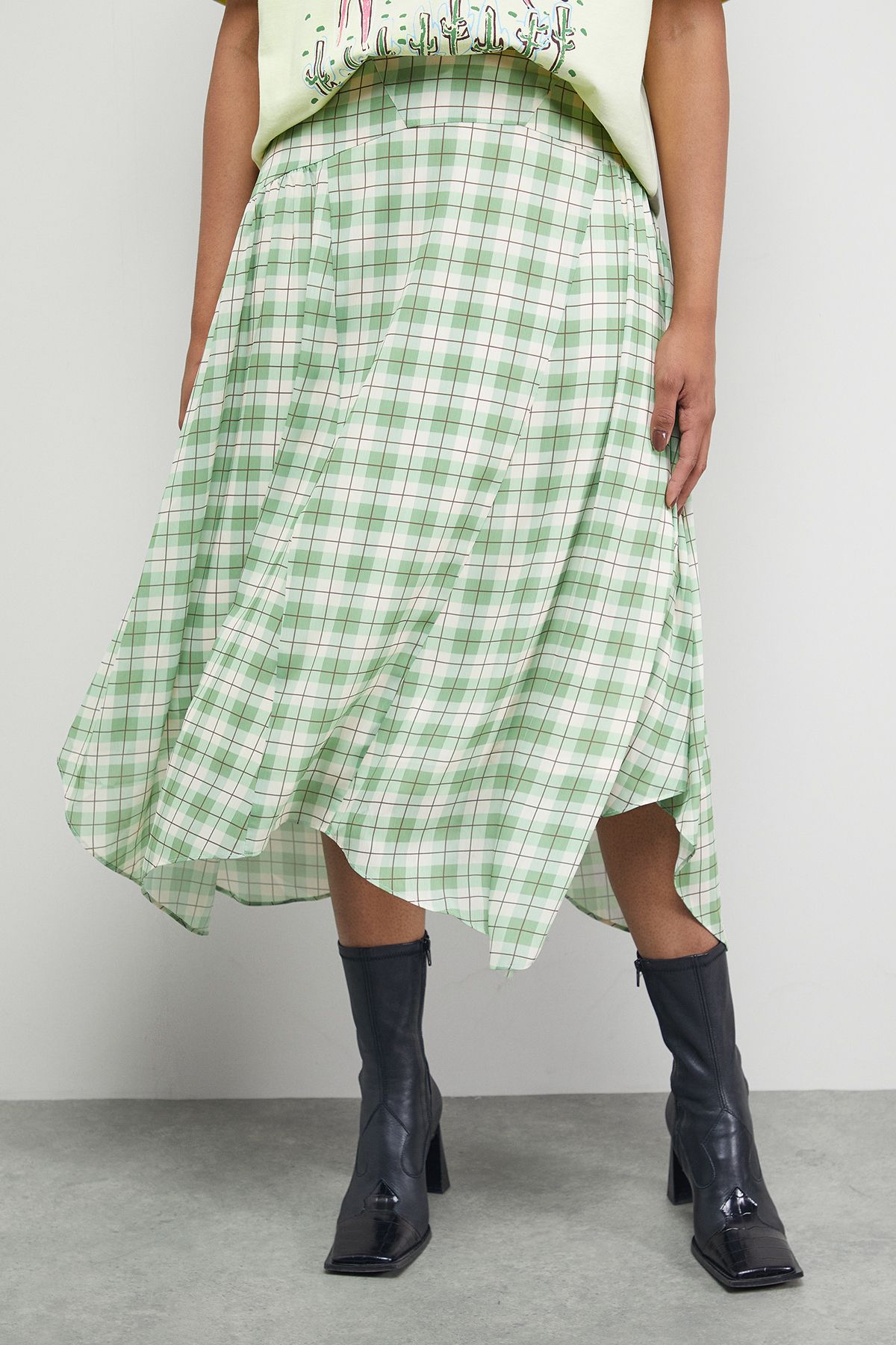 Warehouse Tony Check Chiffon Asymmetric Midi Skirt Green image 3