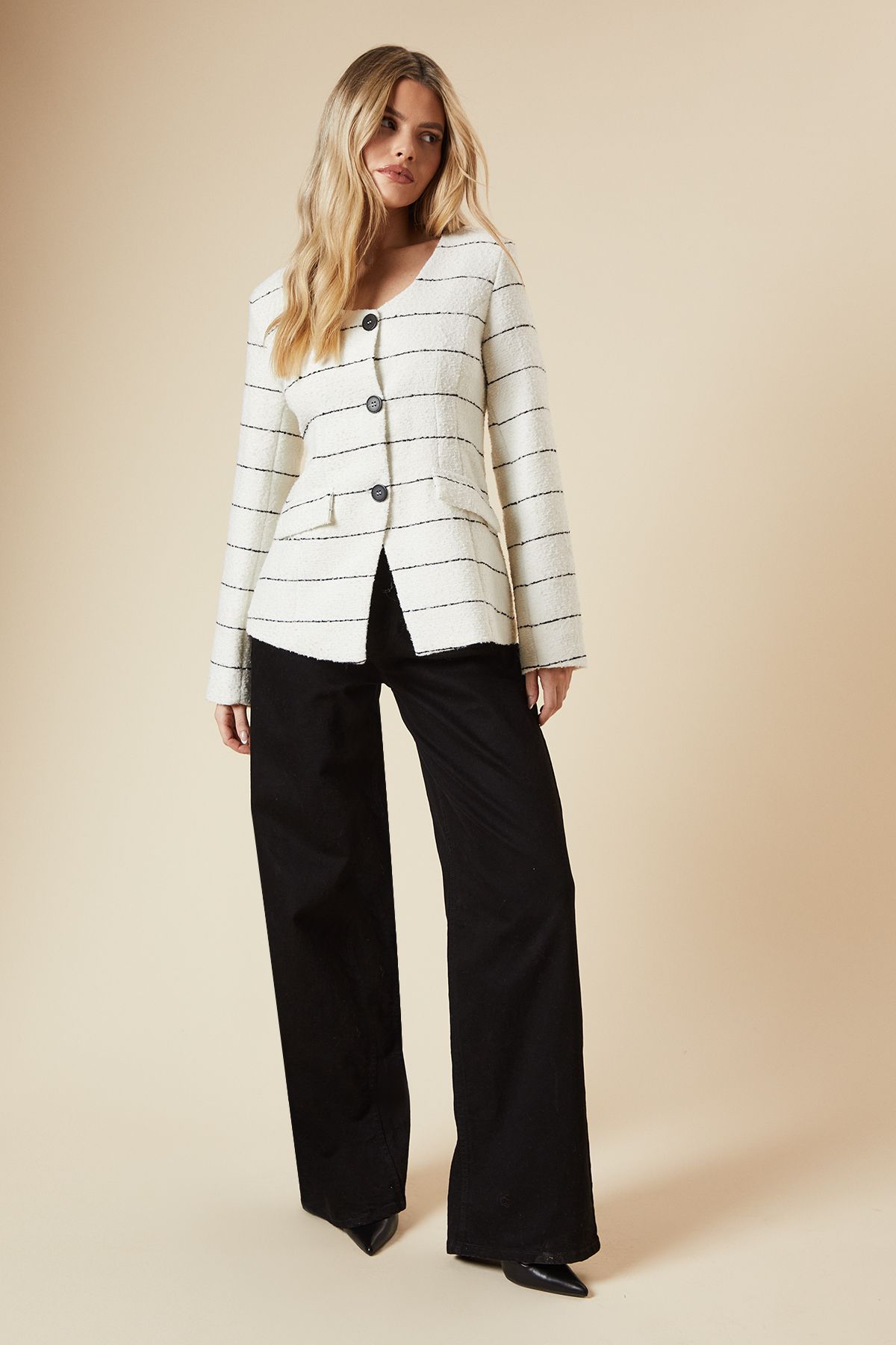 Dorothy Perkins Scoop Neck Single Breasted Blazer Ivory image 2