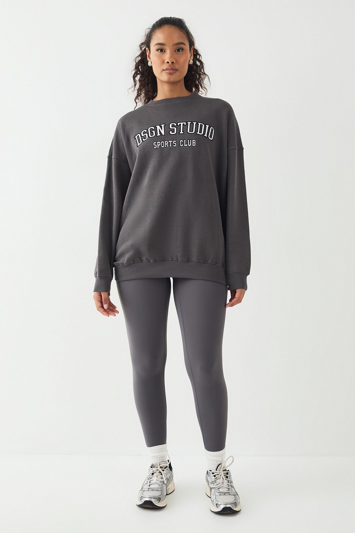 DSGN Studio DSGN Studio Applique Oversized Sweatshirt Charcoal image 5