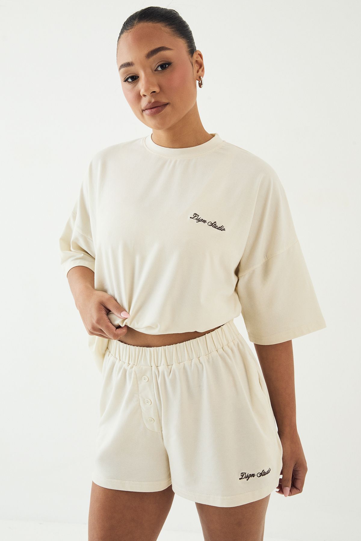 DSGN Studio DSGN Studio Lounge Henley Button Supersoft Short Cream