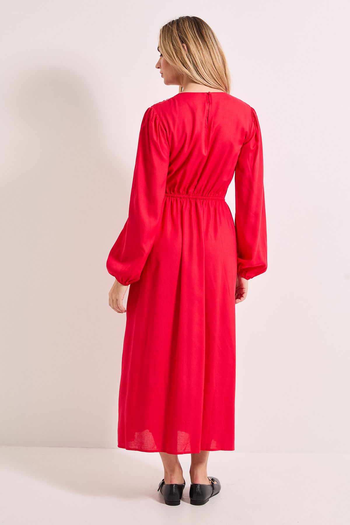 Dorothy Perkins Contrast Stitching Shirred Bodice V Neck Midi Dress Cherry image 3