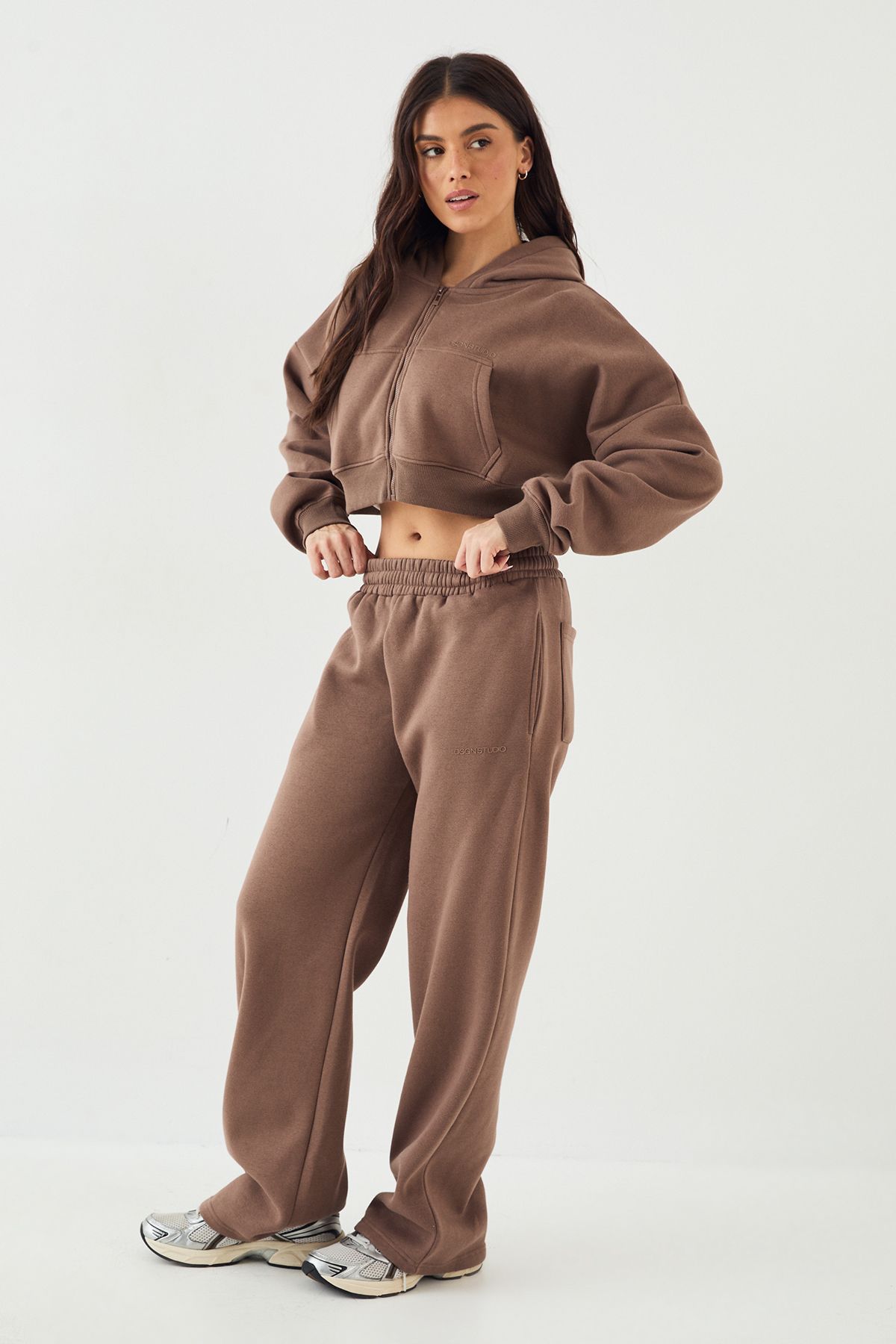 DSGN Studio DSGN Studio Straight Leg Jogger Mocha image 3
