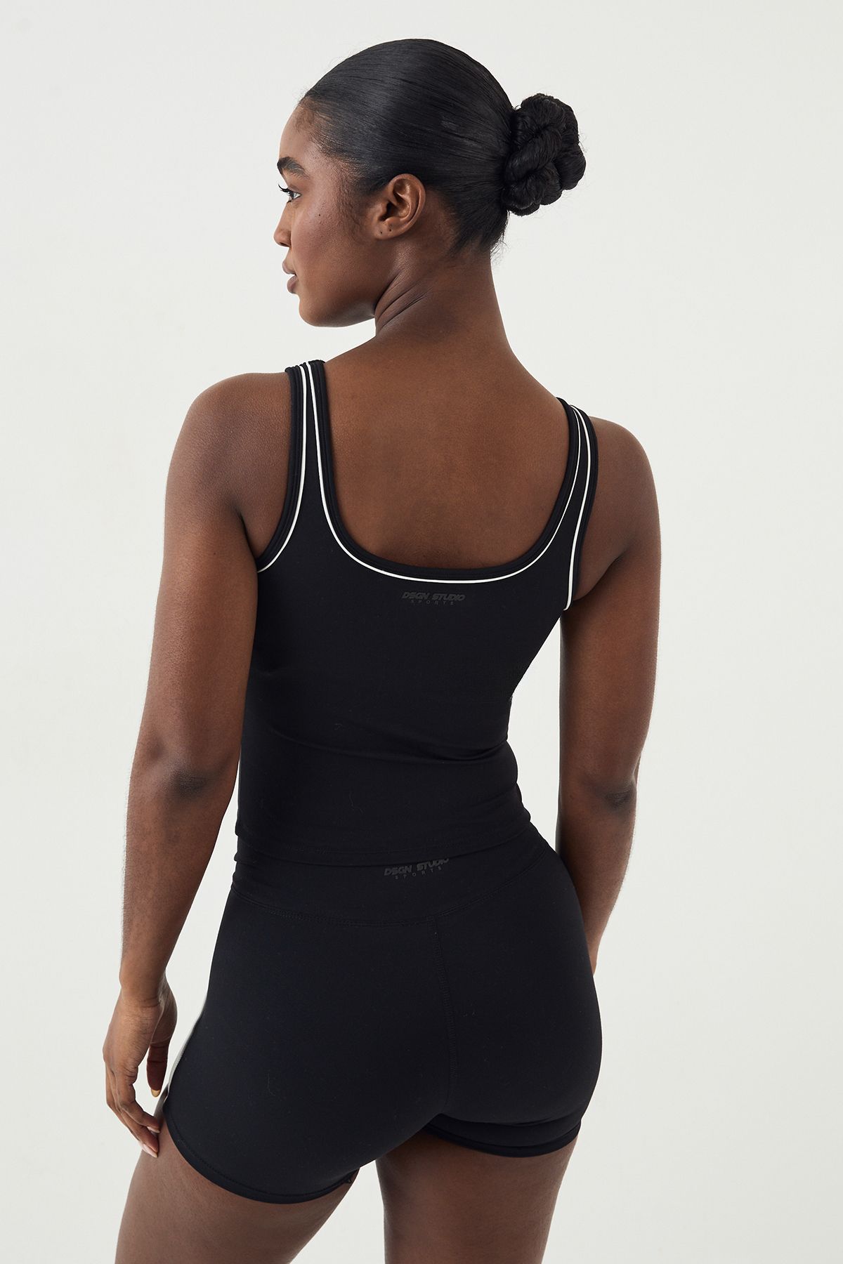 DSGN Studio DSGN Studio Ultra Sculpt Wrap Waist Piping Detail Short Black image 2